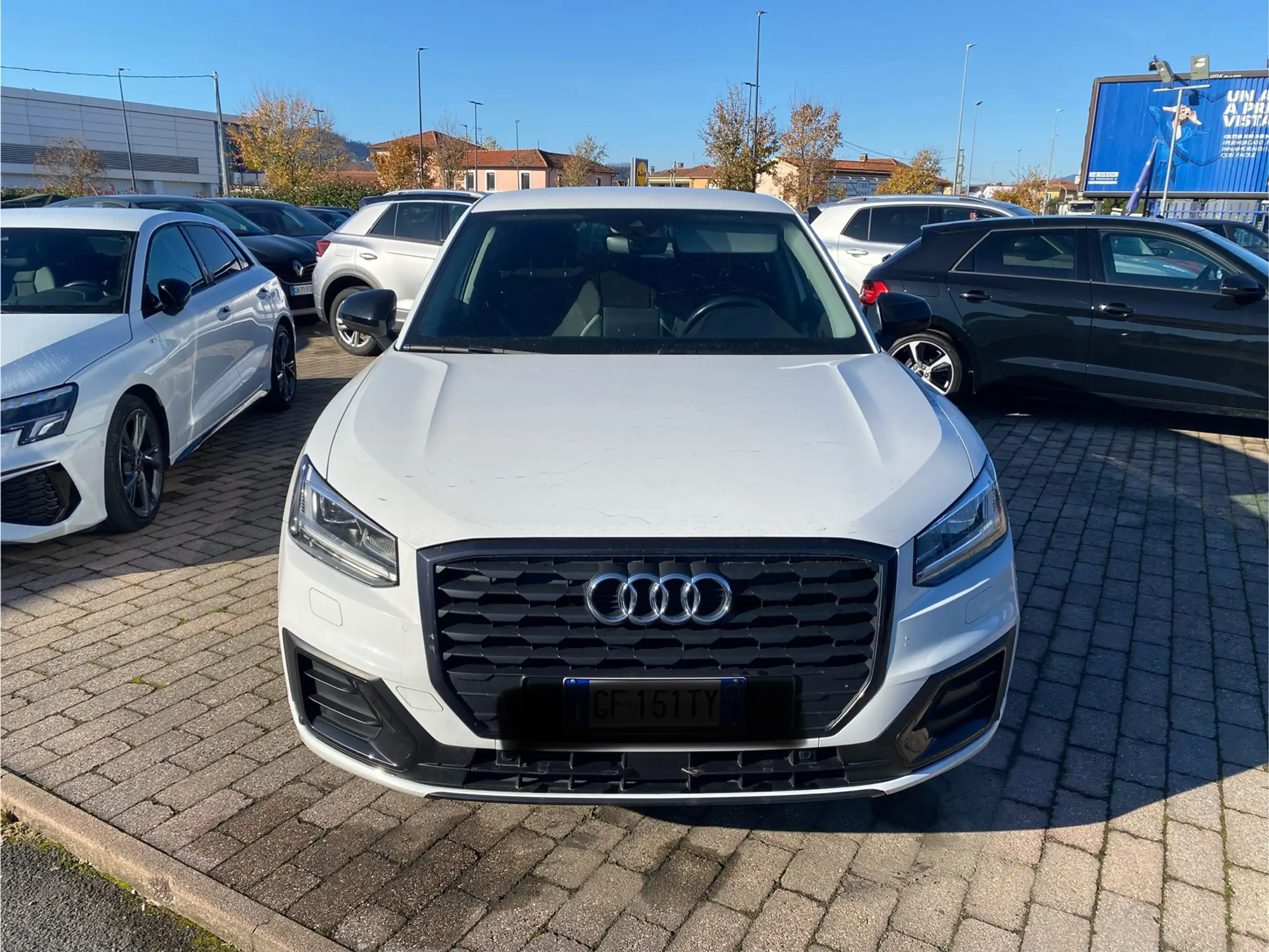 Audi - Q2