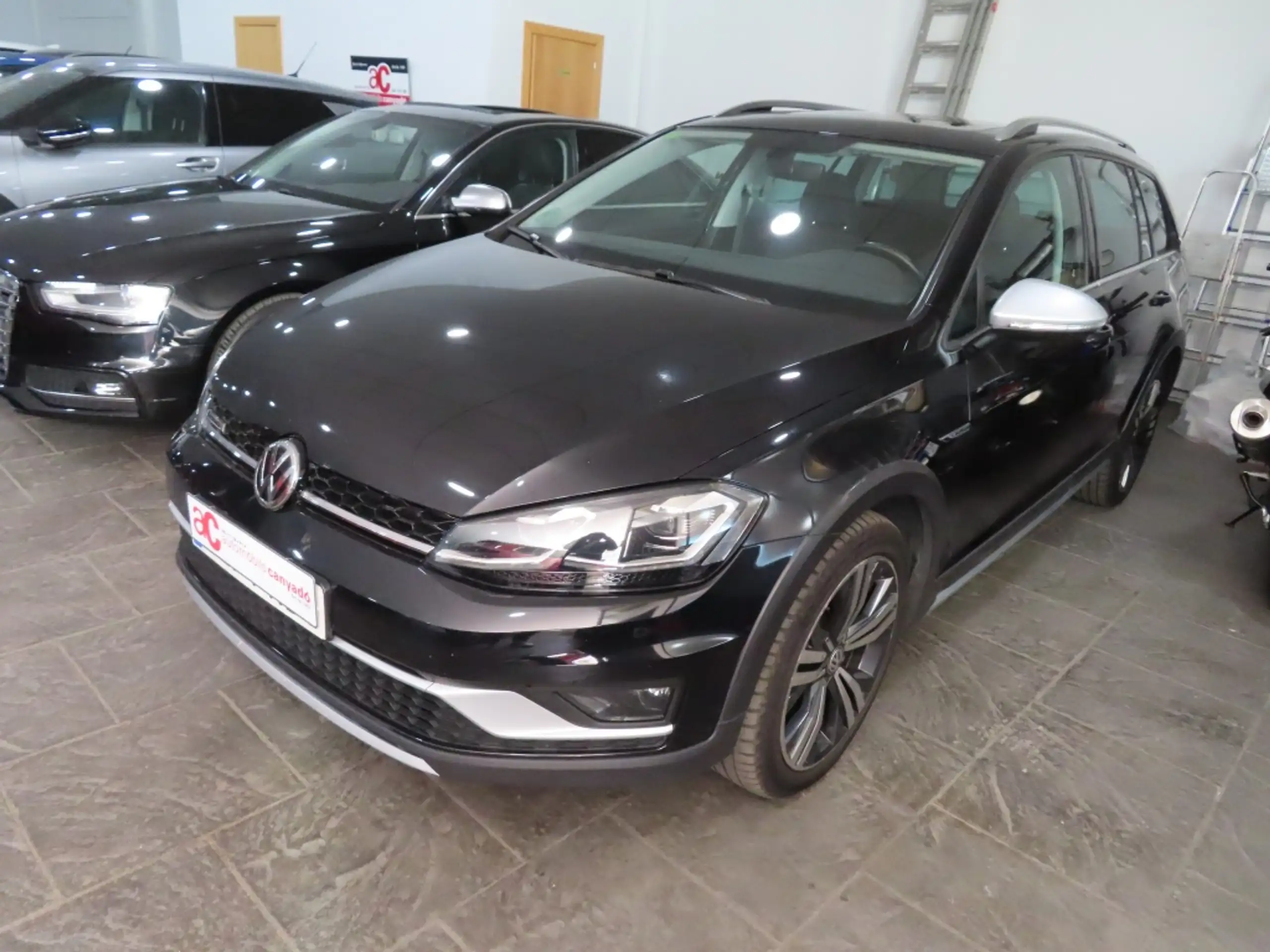 Volkswagen - Golf