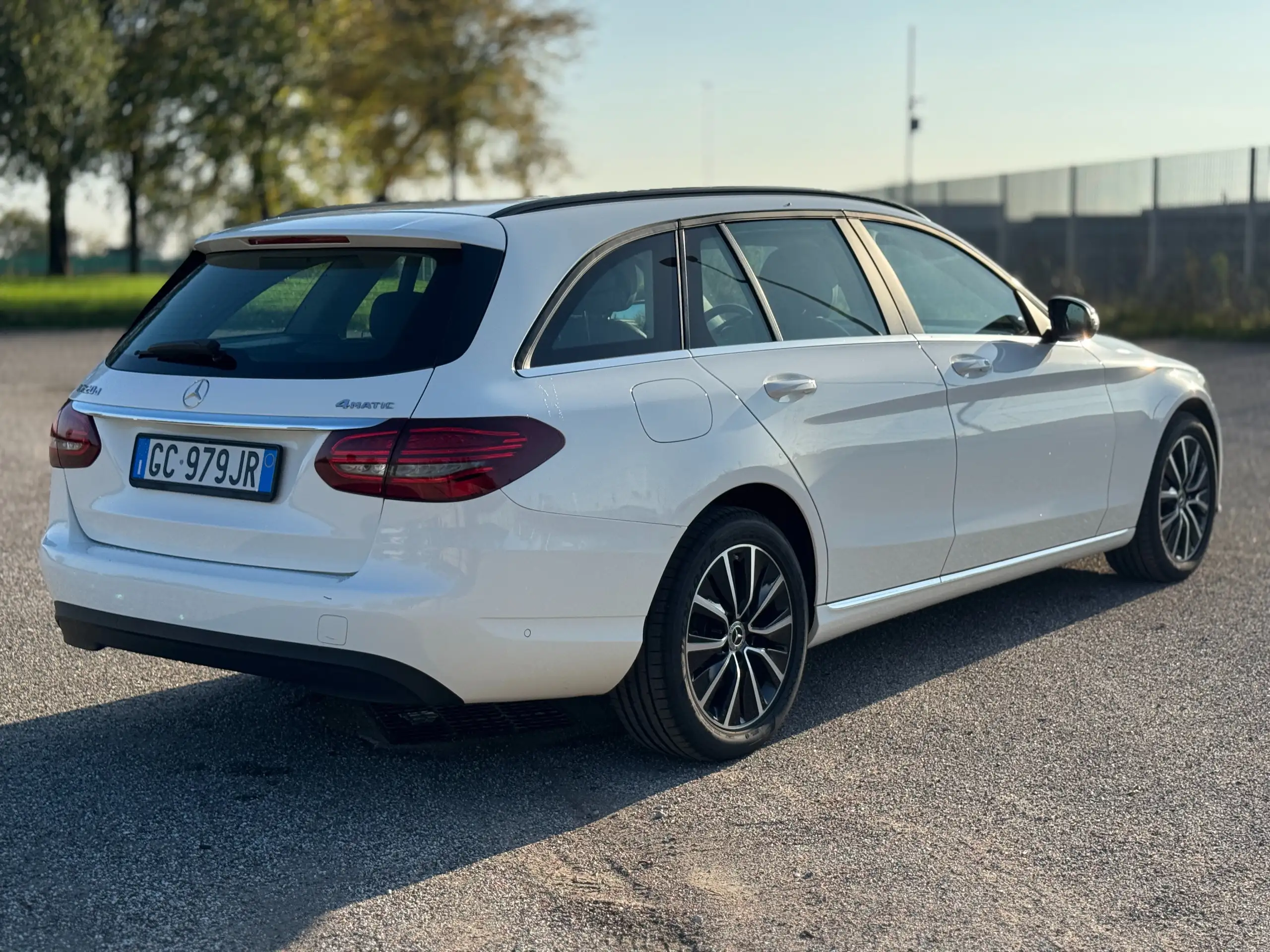 Mercedes-Benz - C 220