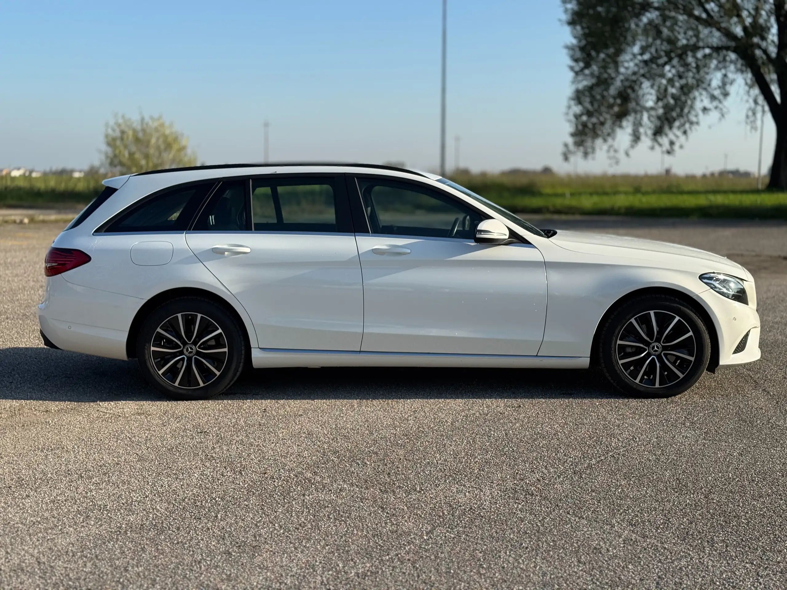 Mercedes-Benz - C 220