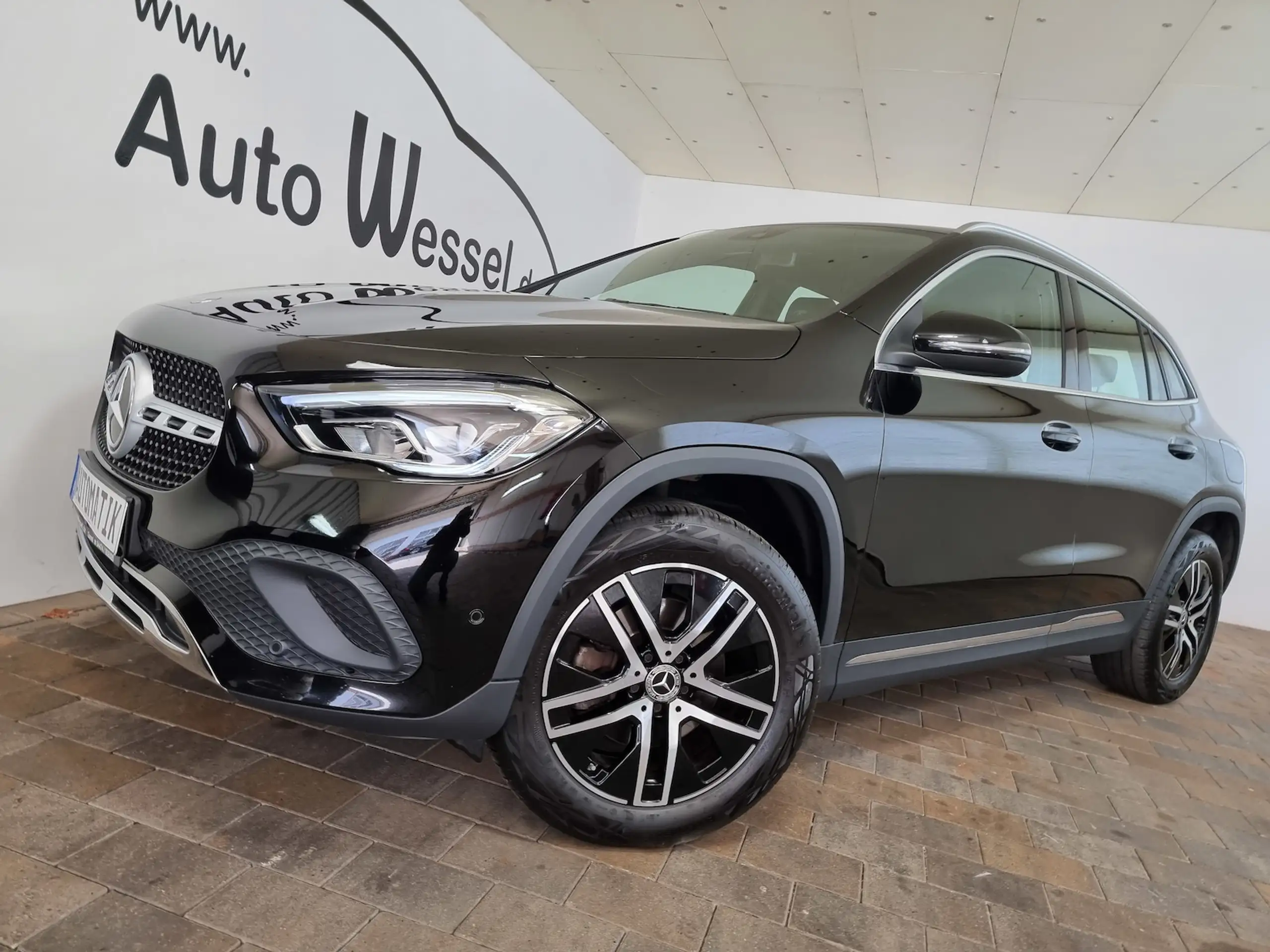 Mercedes-Benz - GLA 200