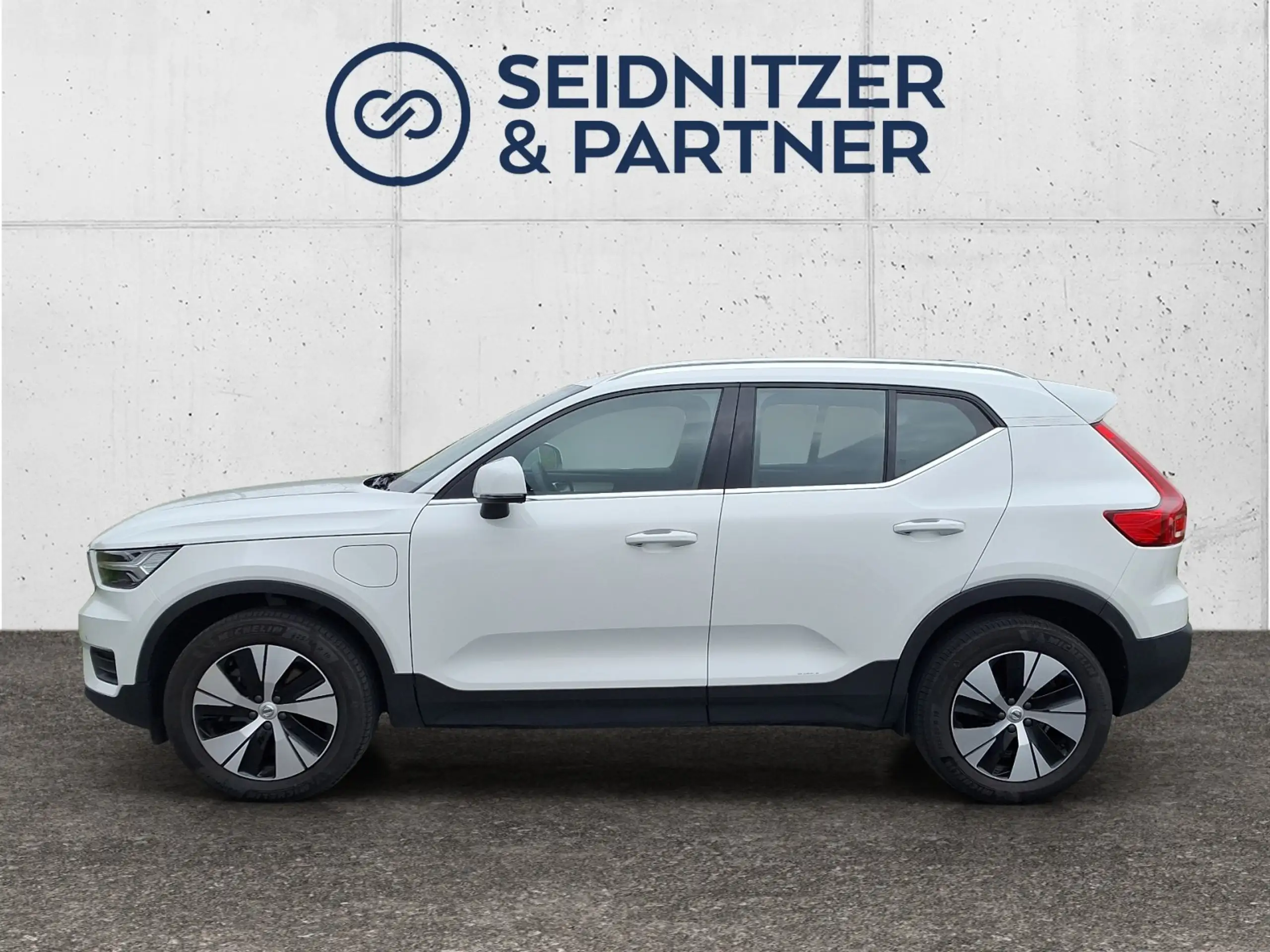 Volvo - XC40