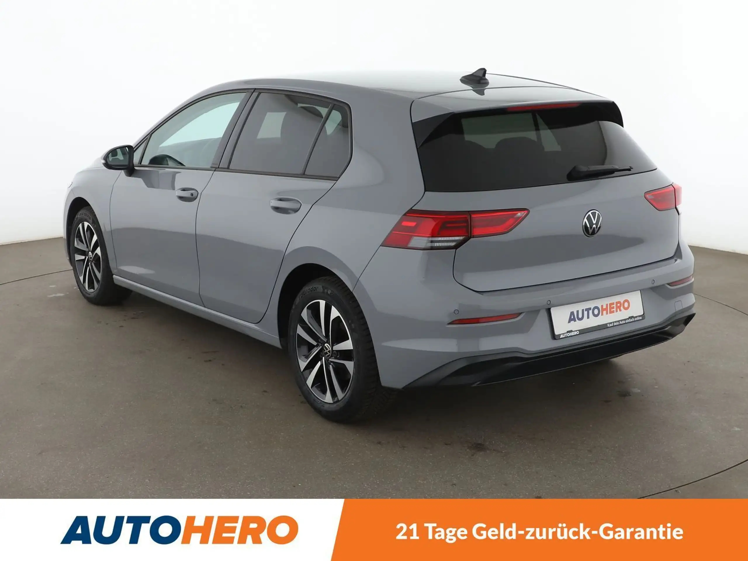 Volkswagen - Golf