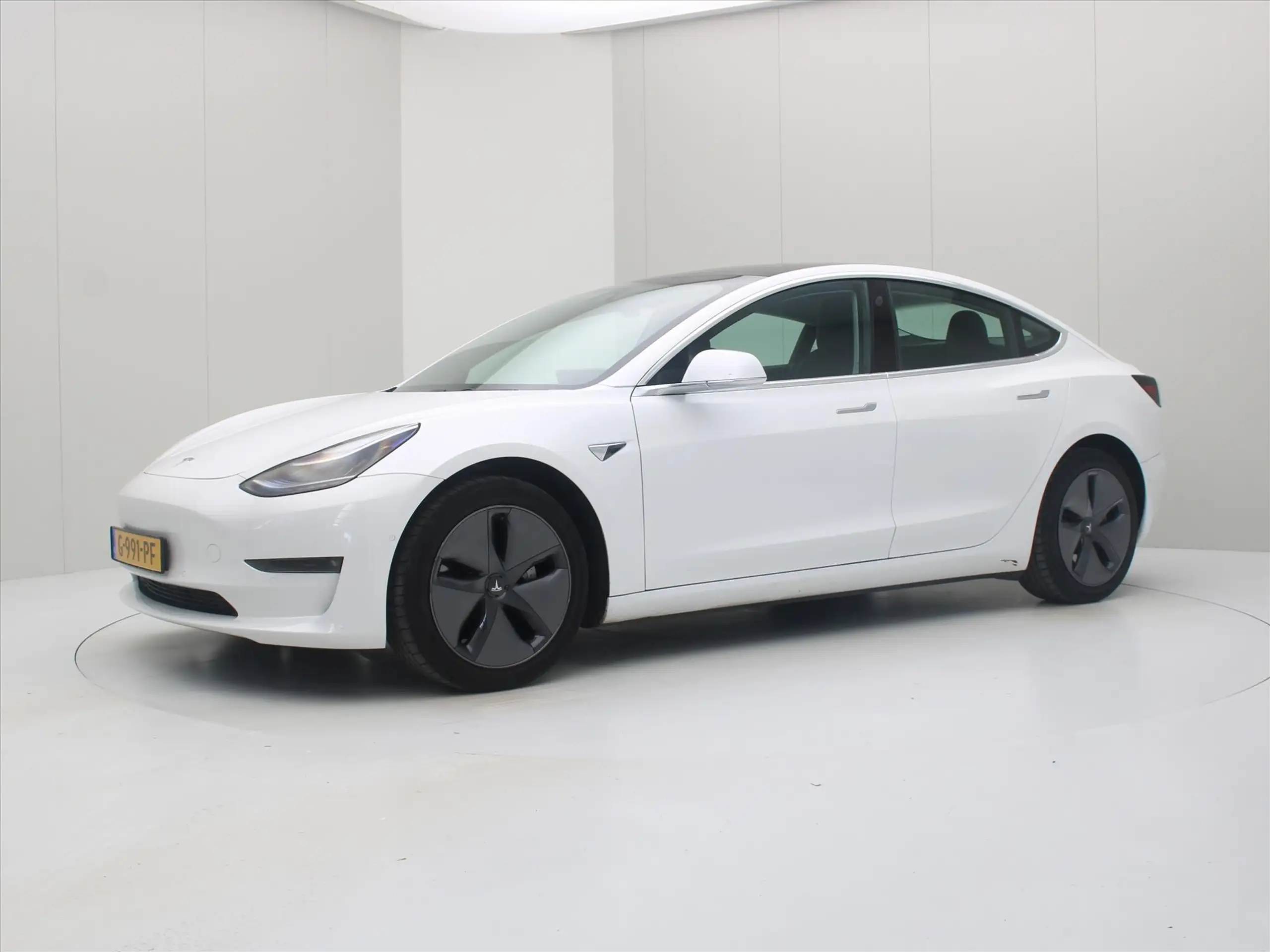 Tesla - Model 3