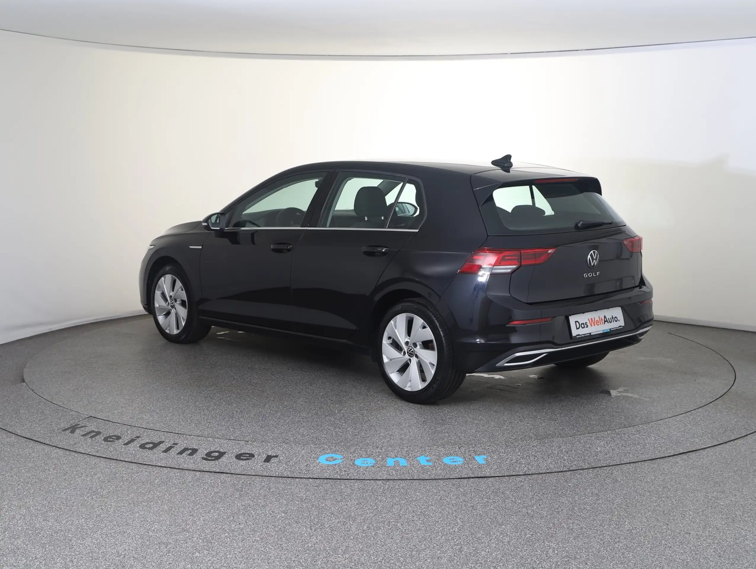 Volkswagen - Golf