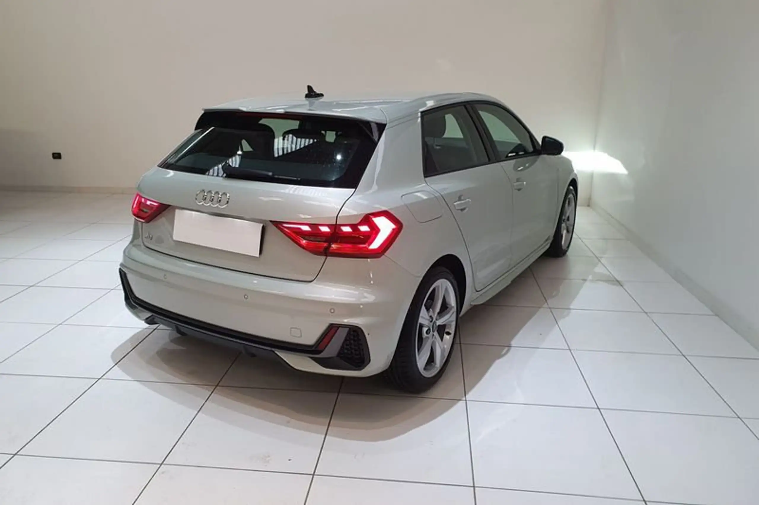 Audi - A1