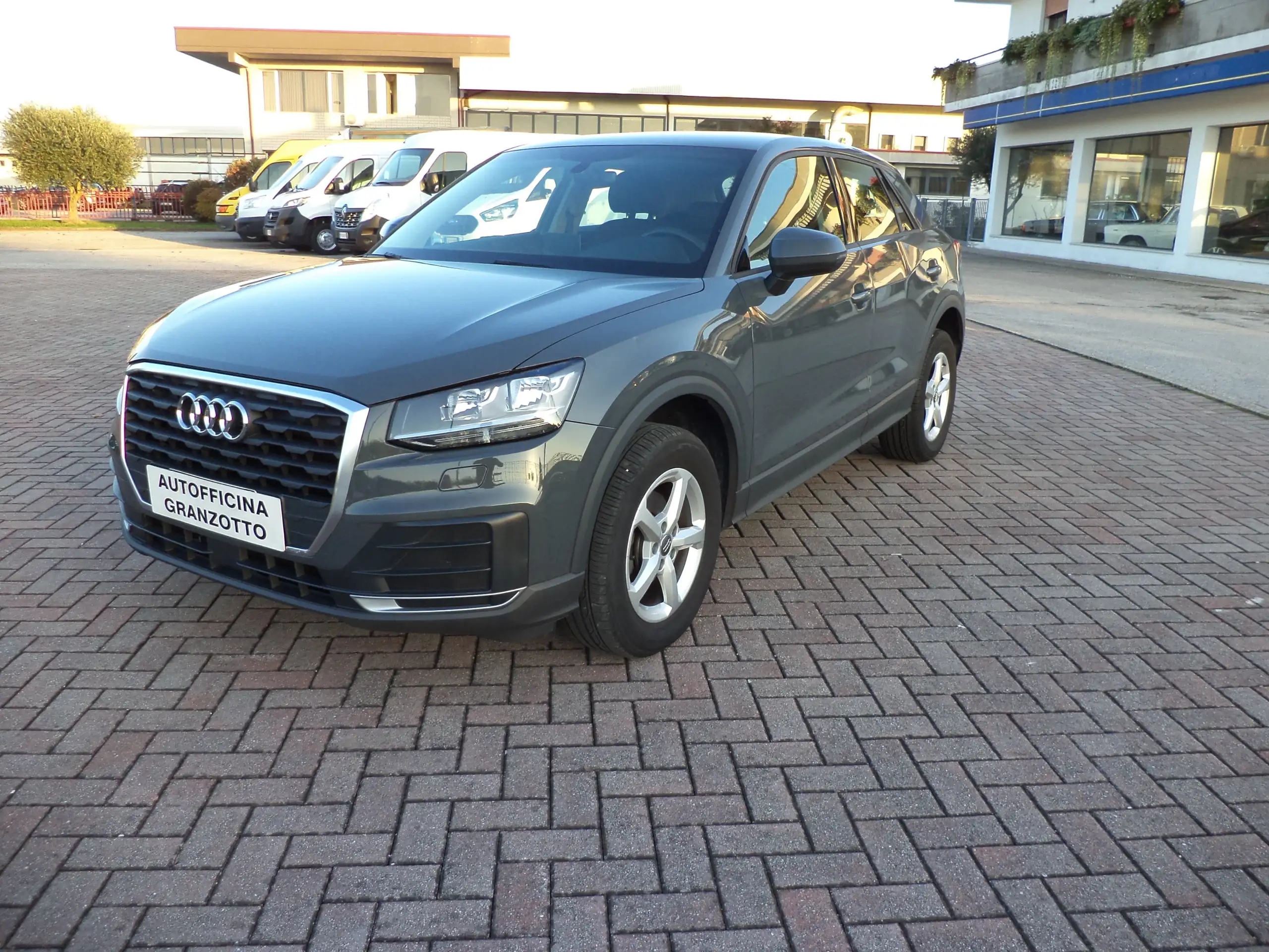 Audi - Q2