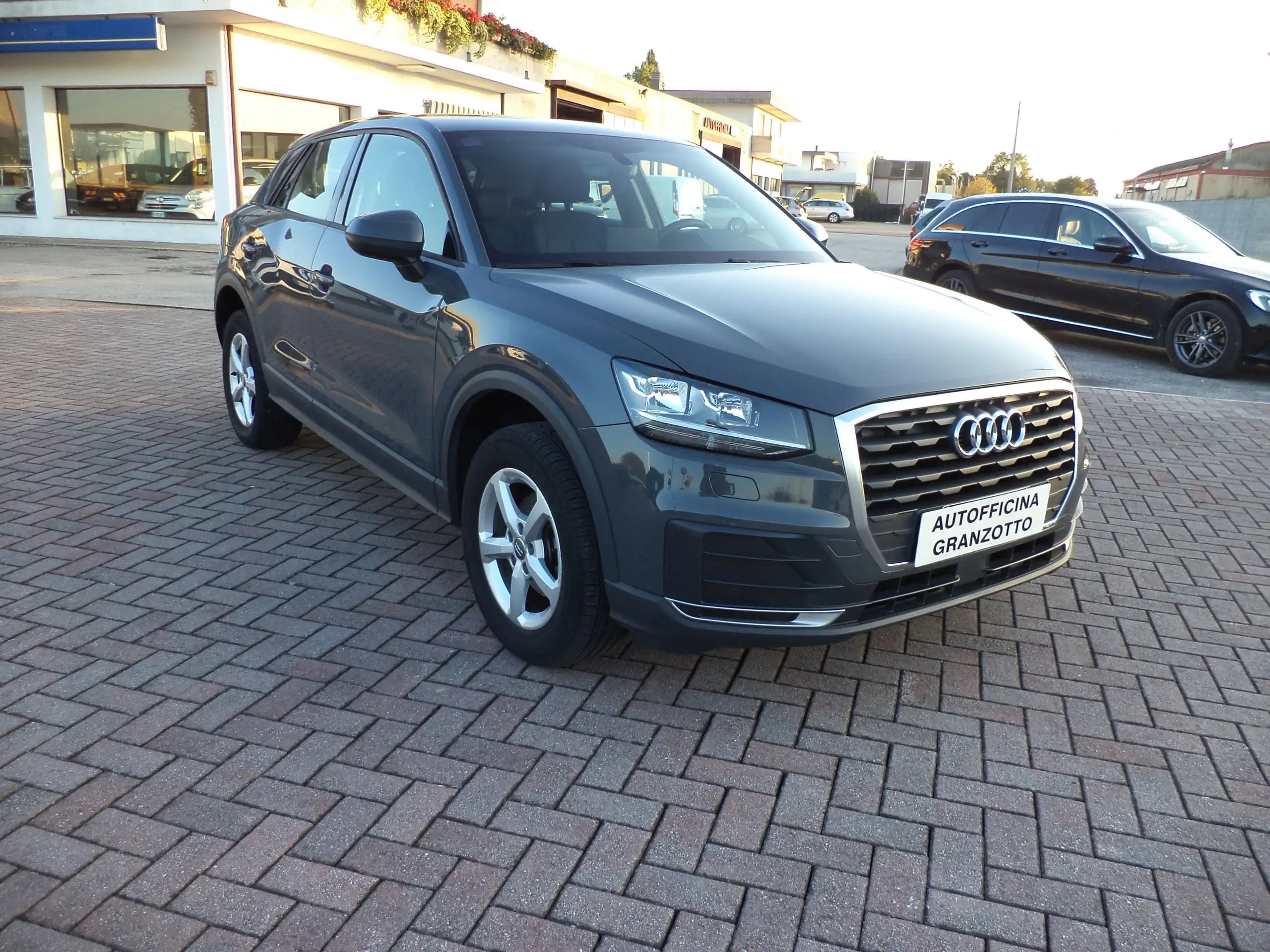 Audi - Q2