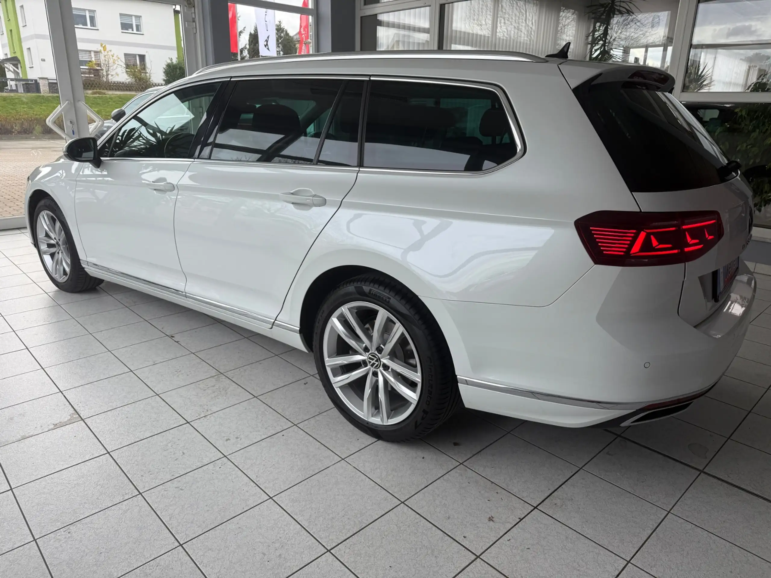 Volkswagen - Passat