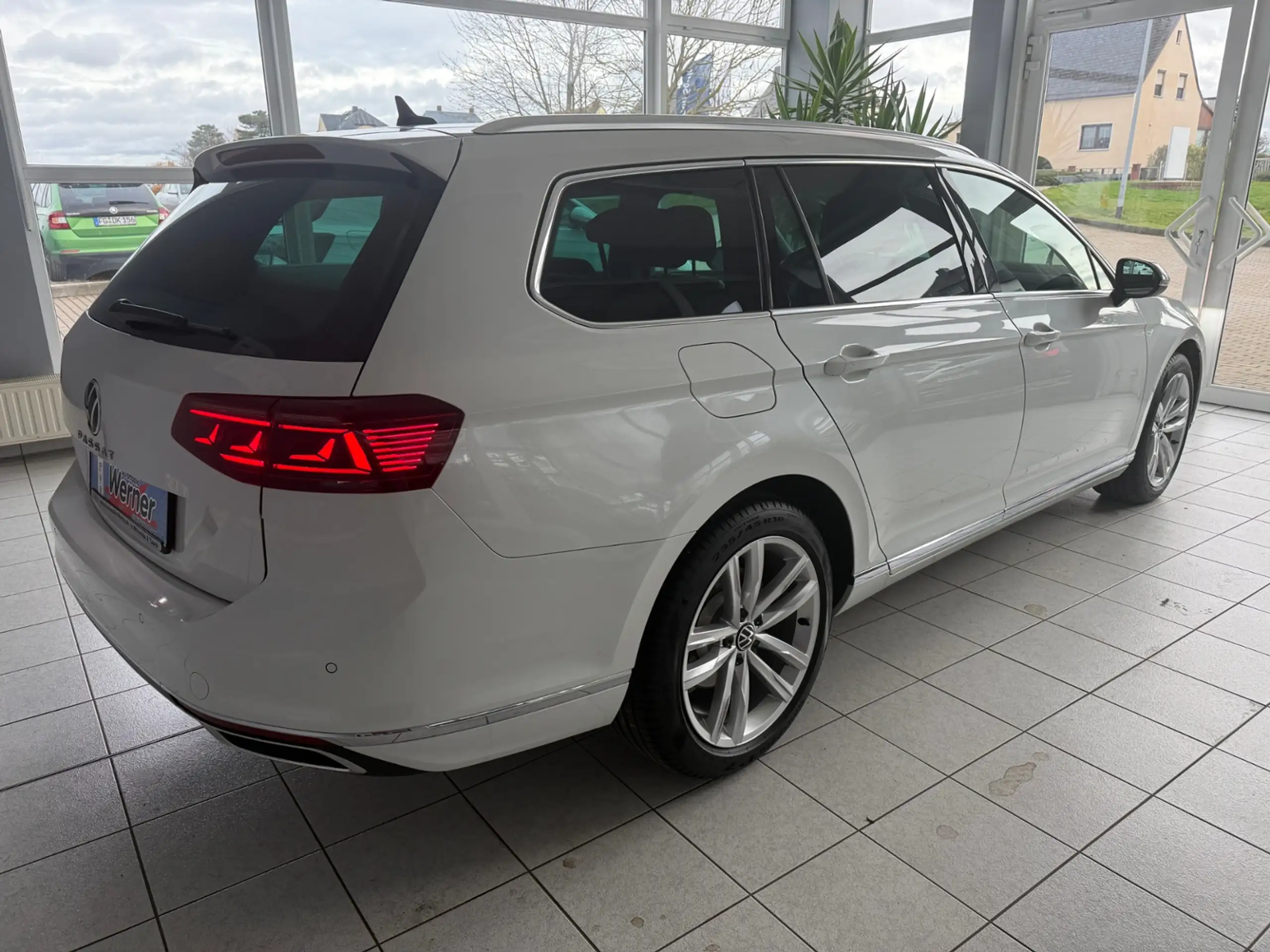 Volkswagen - Passat