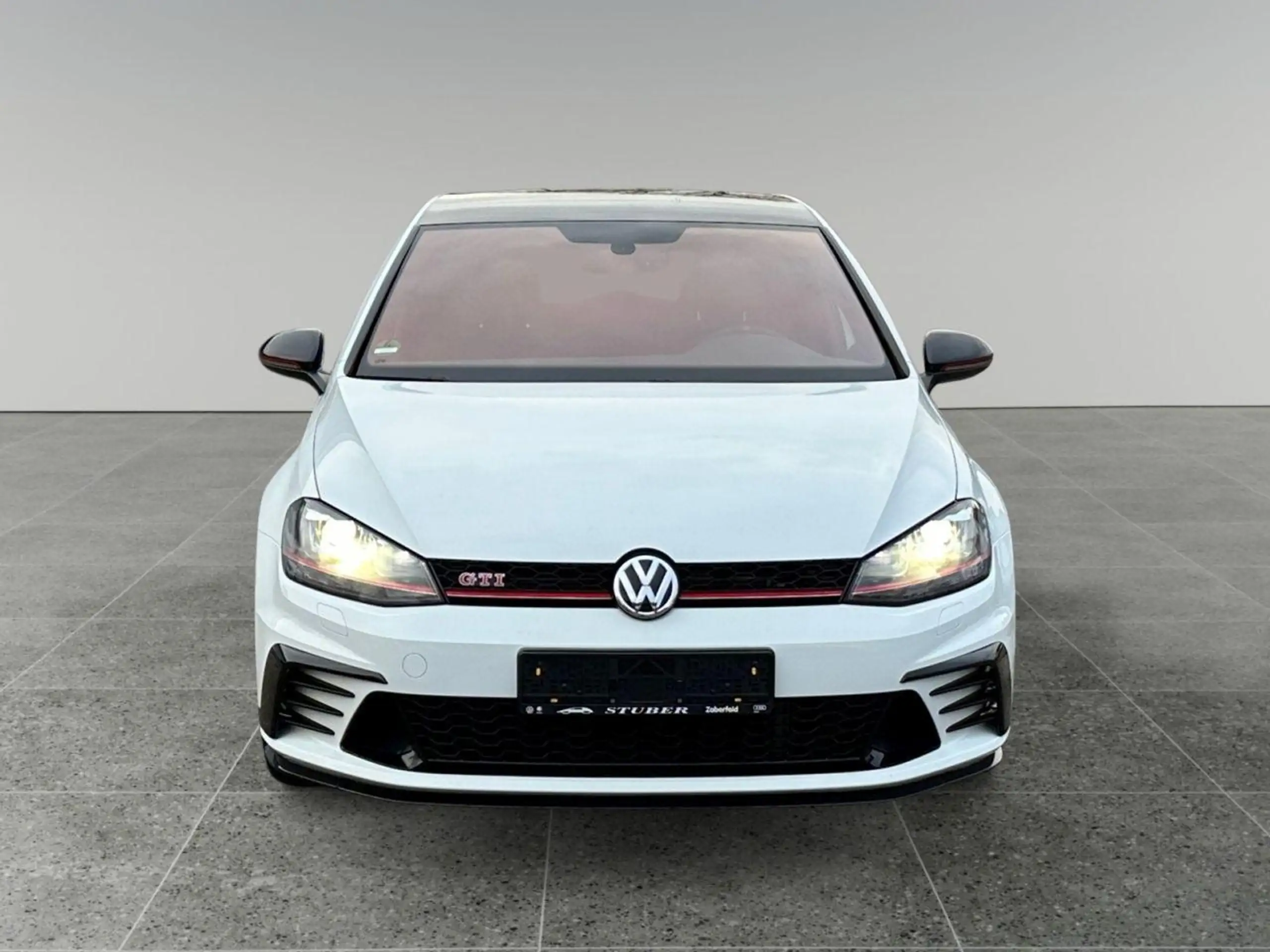 Volkswagen - Golf