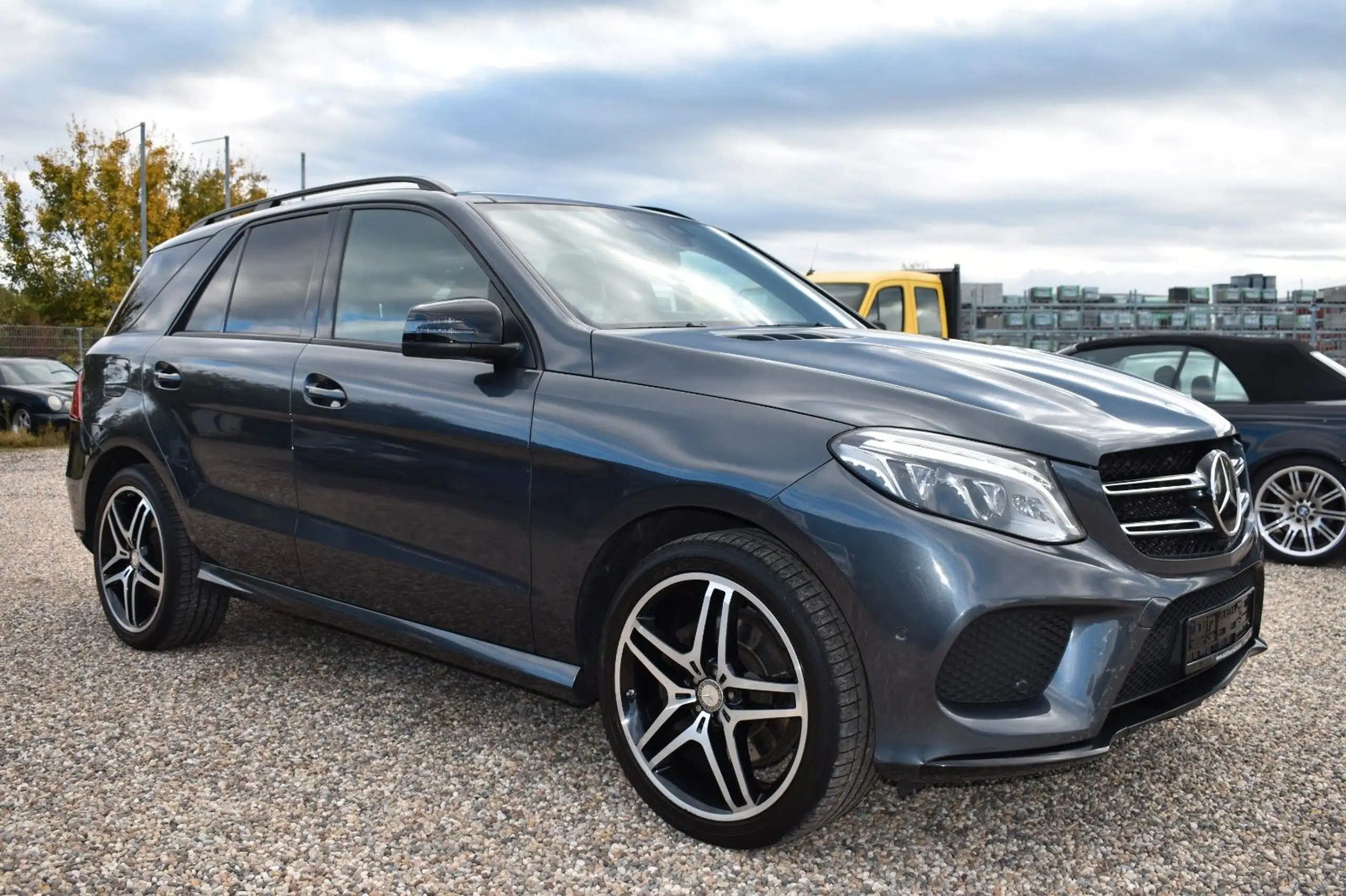 Mercedes-Benz - GLE 350