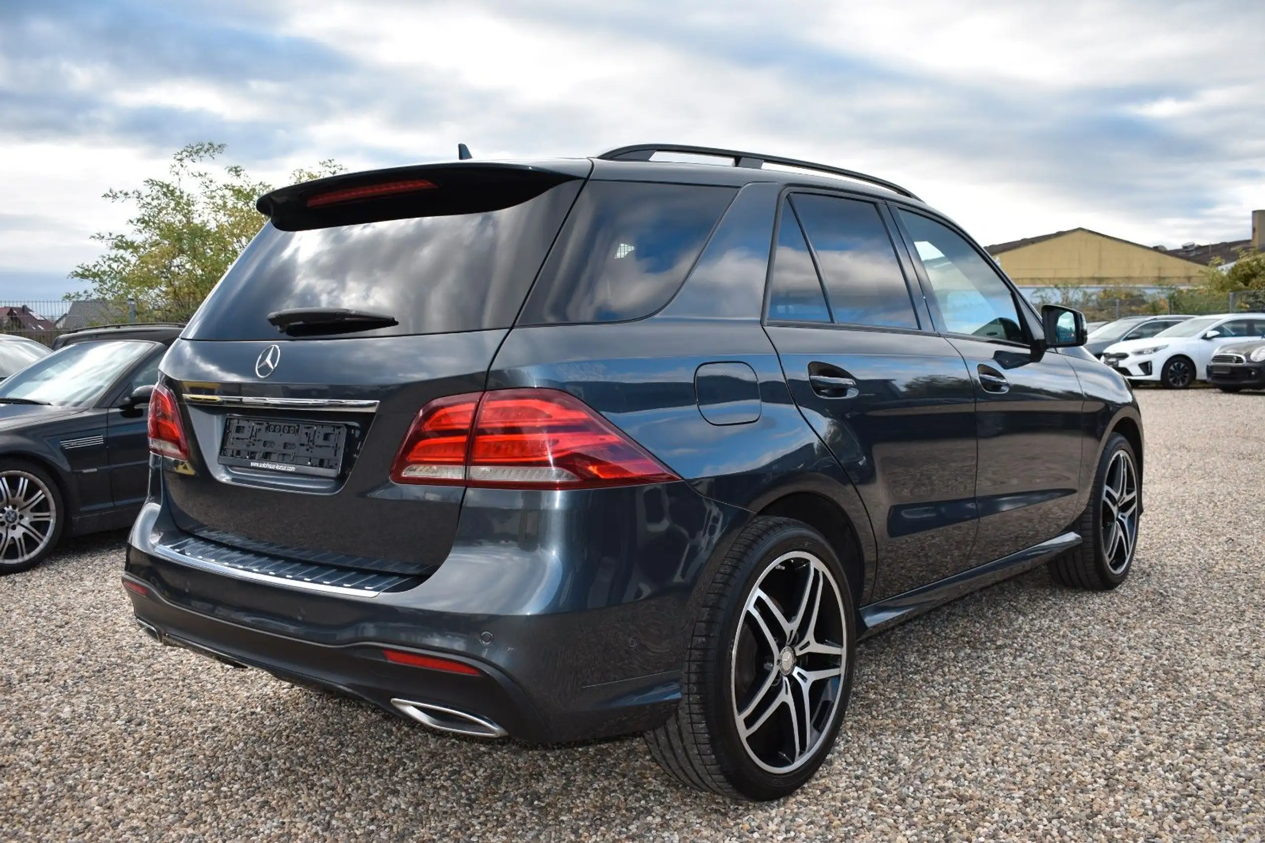 Mercedes-Benz - GLE 350