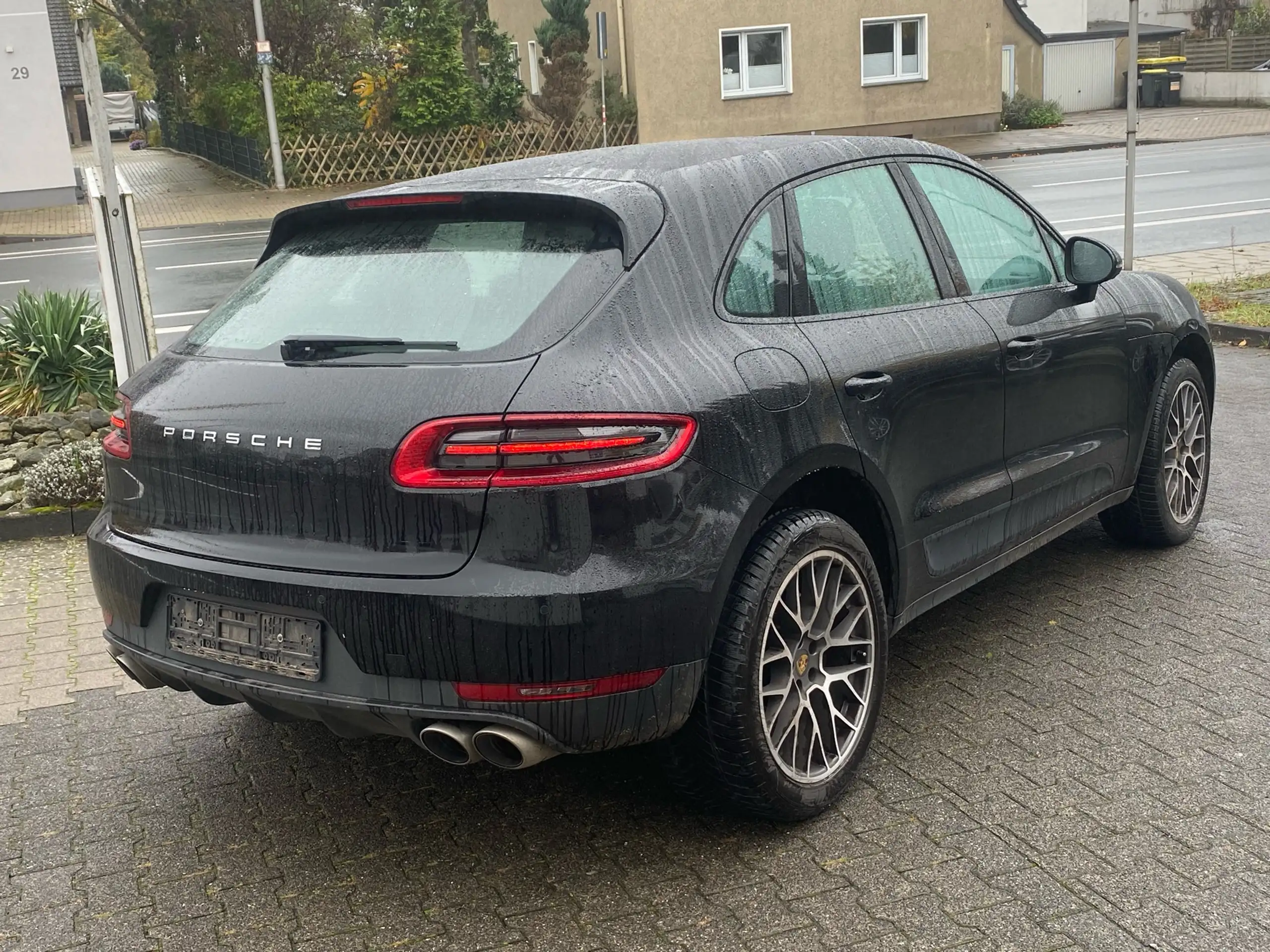 Porsche - Macan