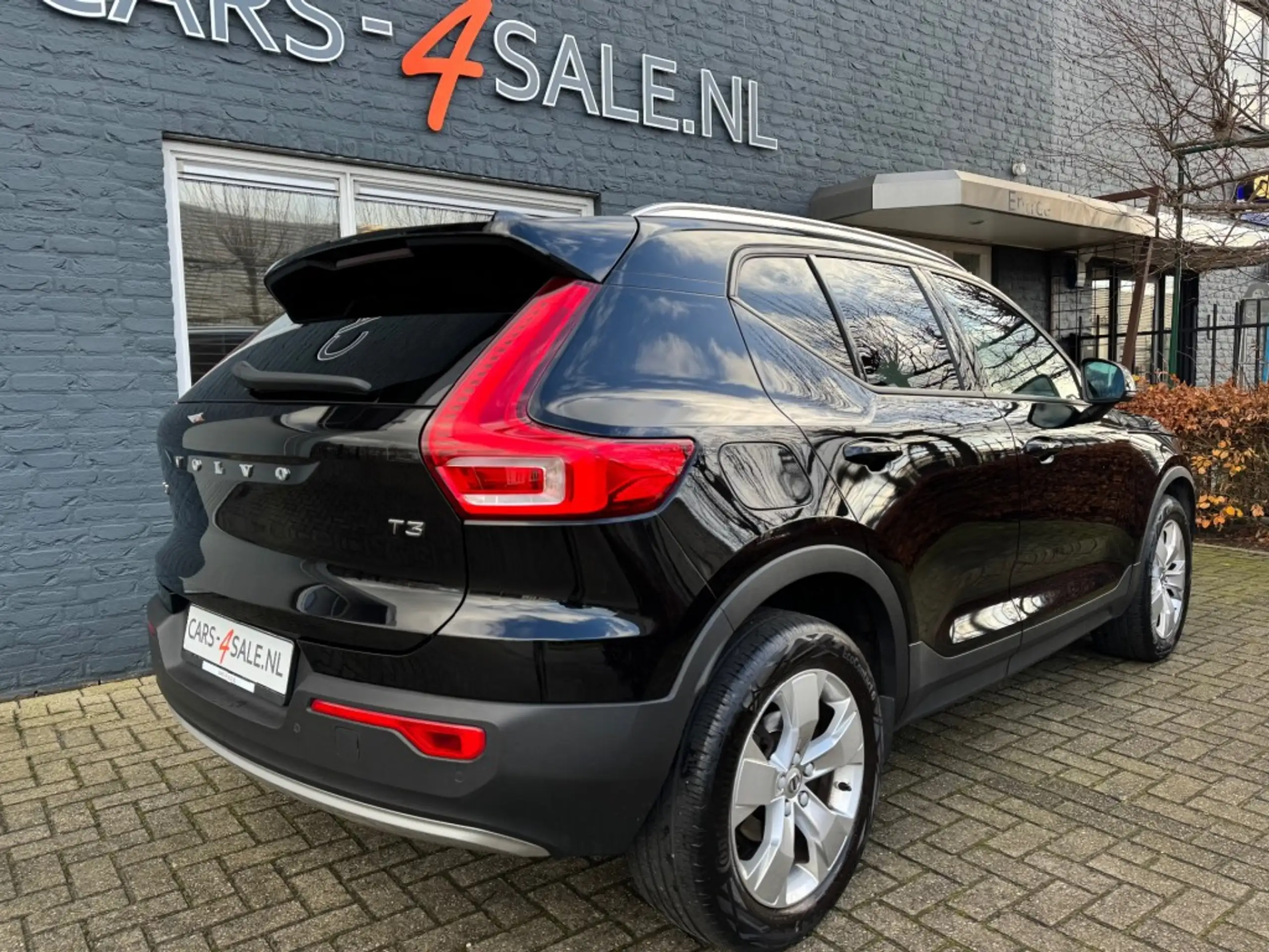 Volvo - XC40