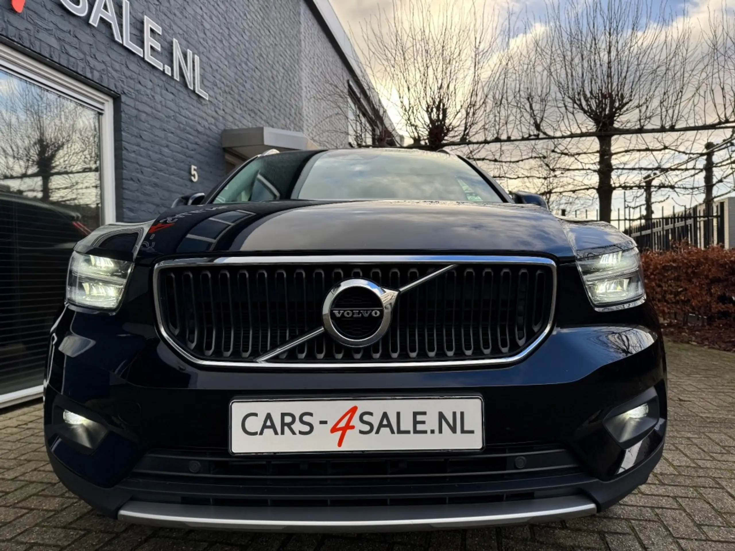 Volvo - XC40