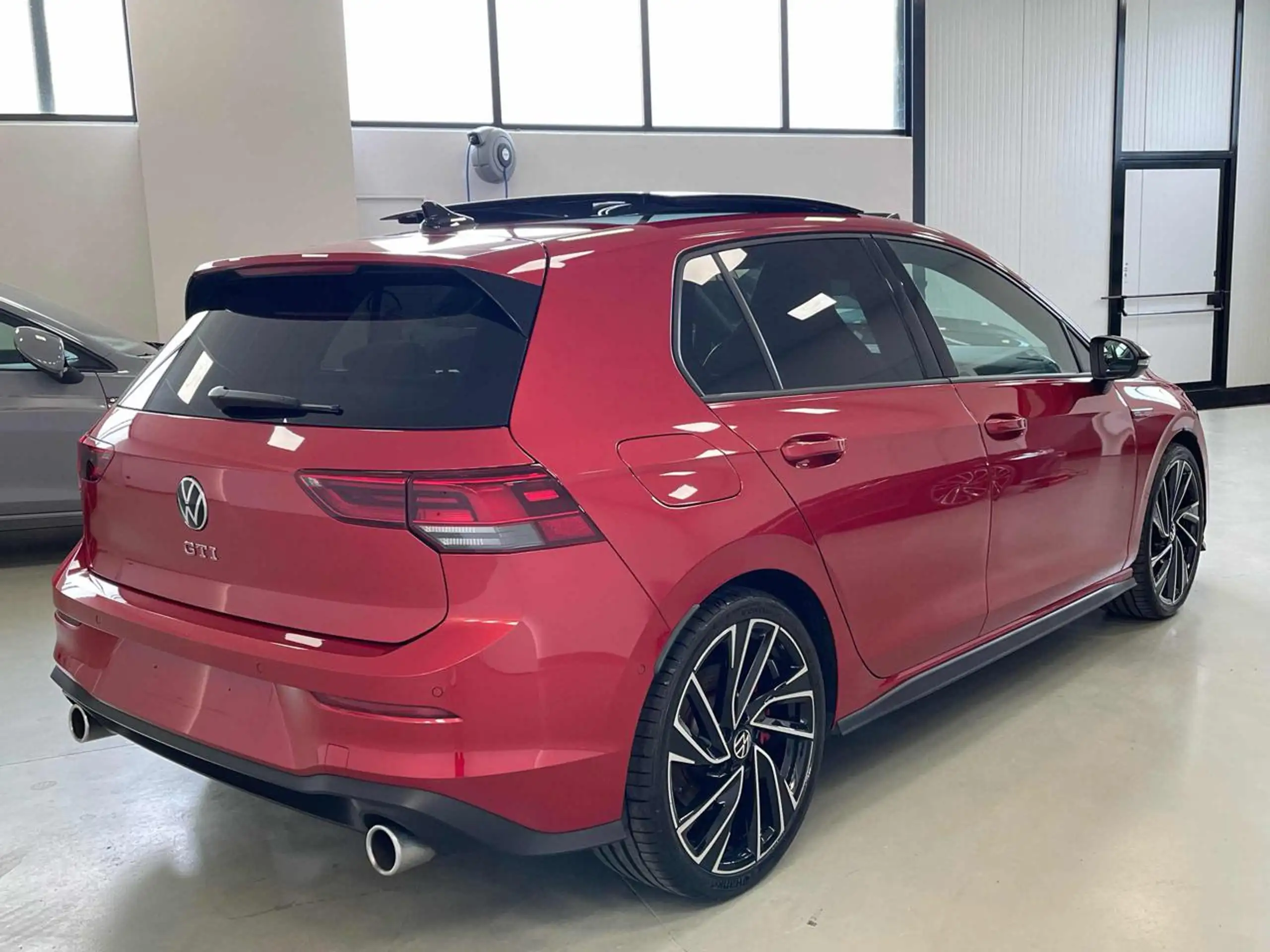 Volkswagen - Golf GTI