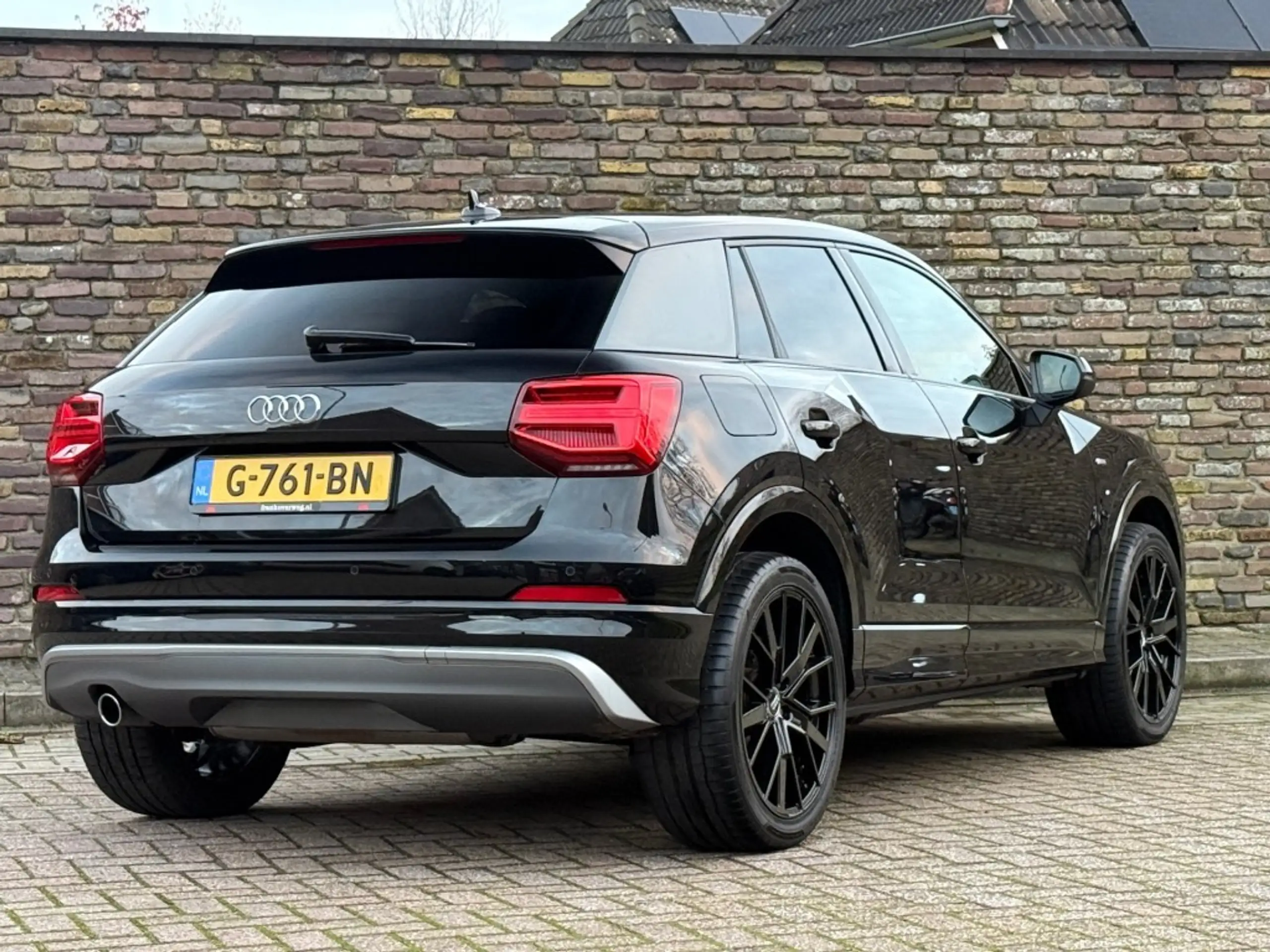 Audi - Q2