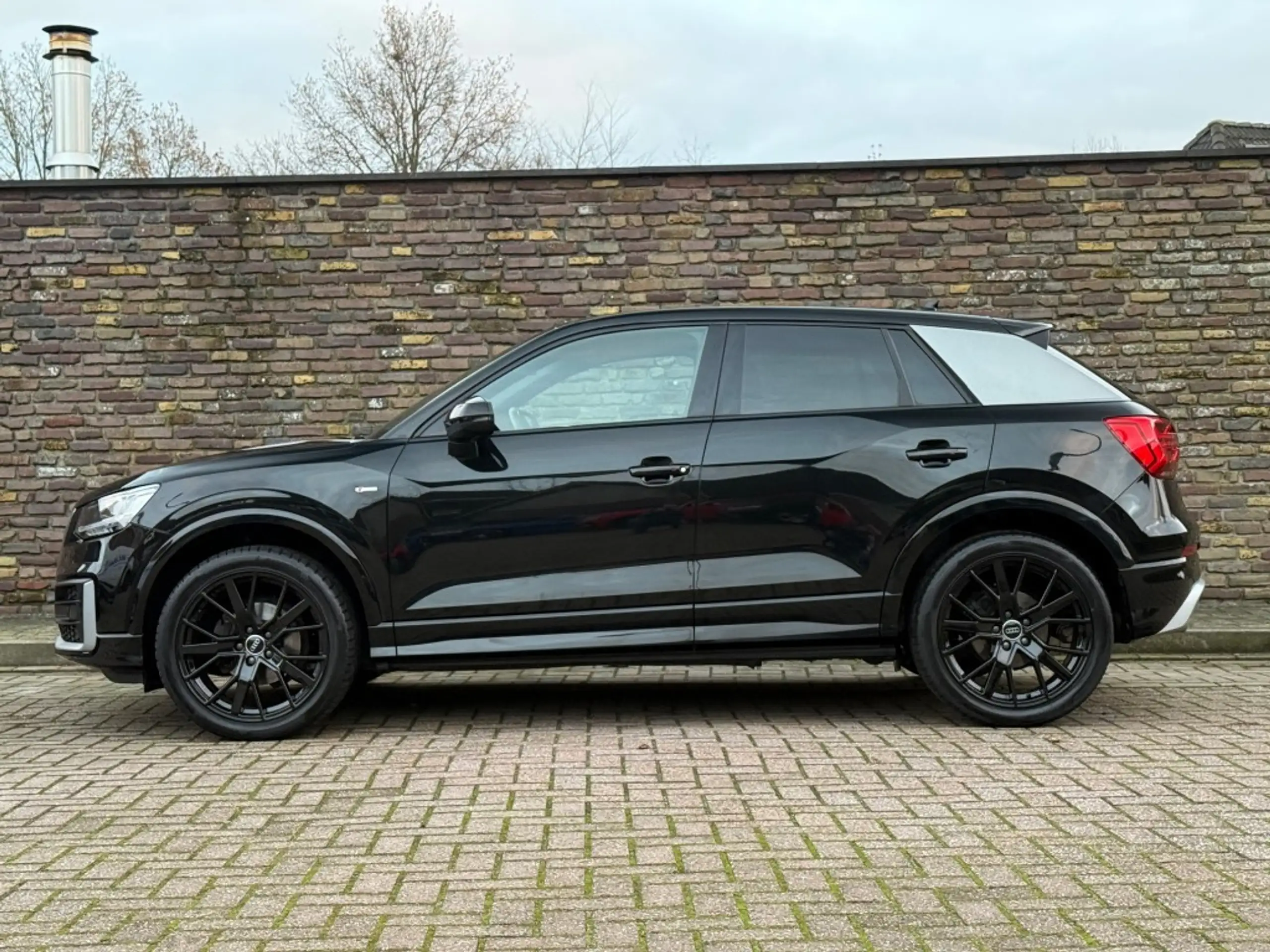 Audi - Q2