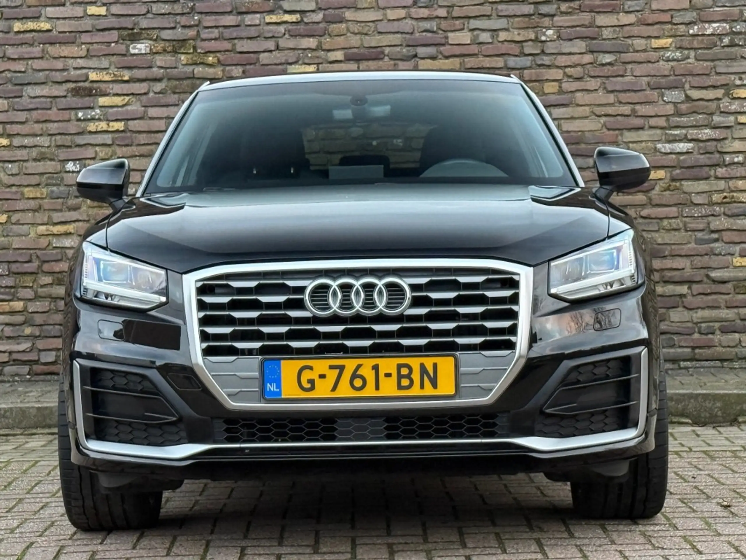 Audi - Q2