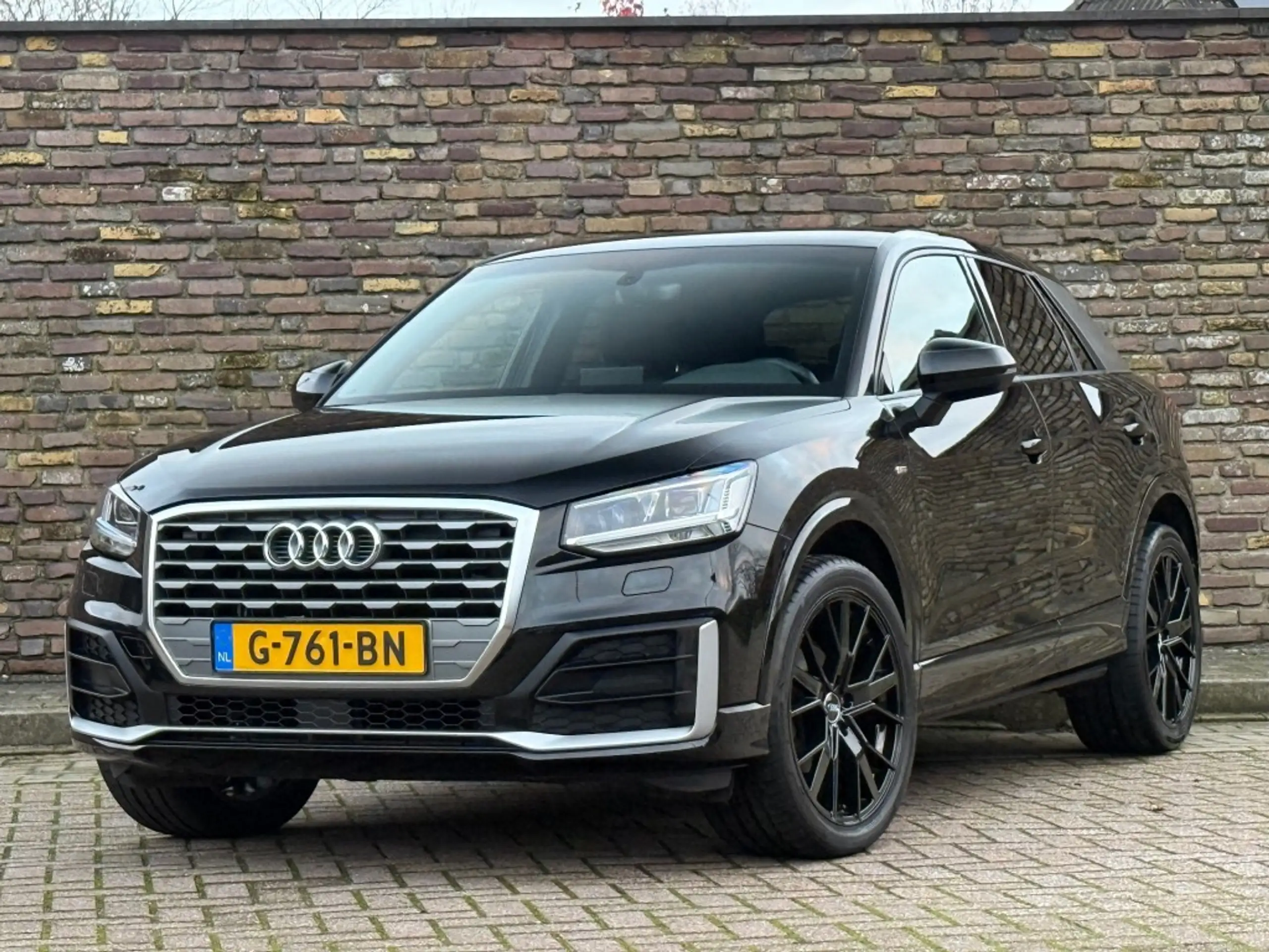 Audi - Q2