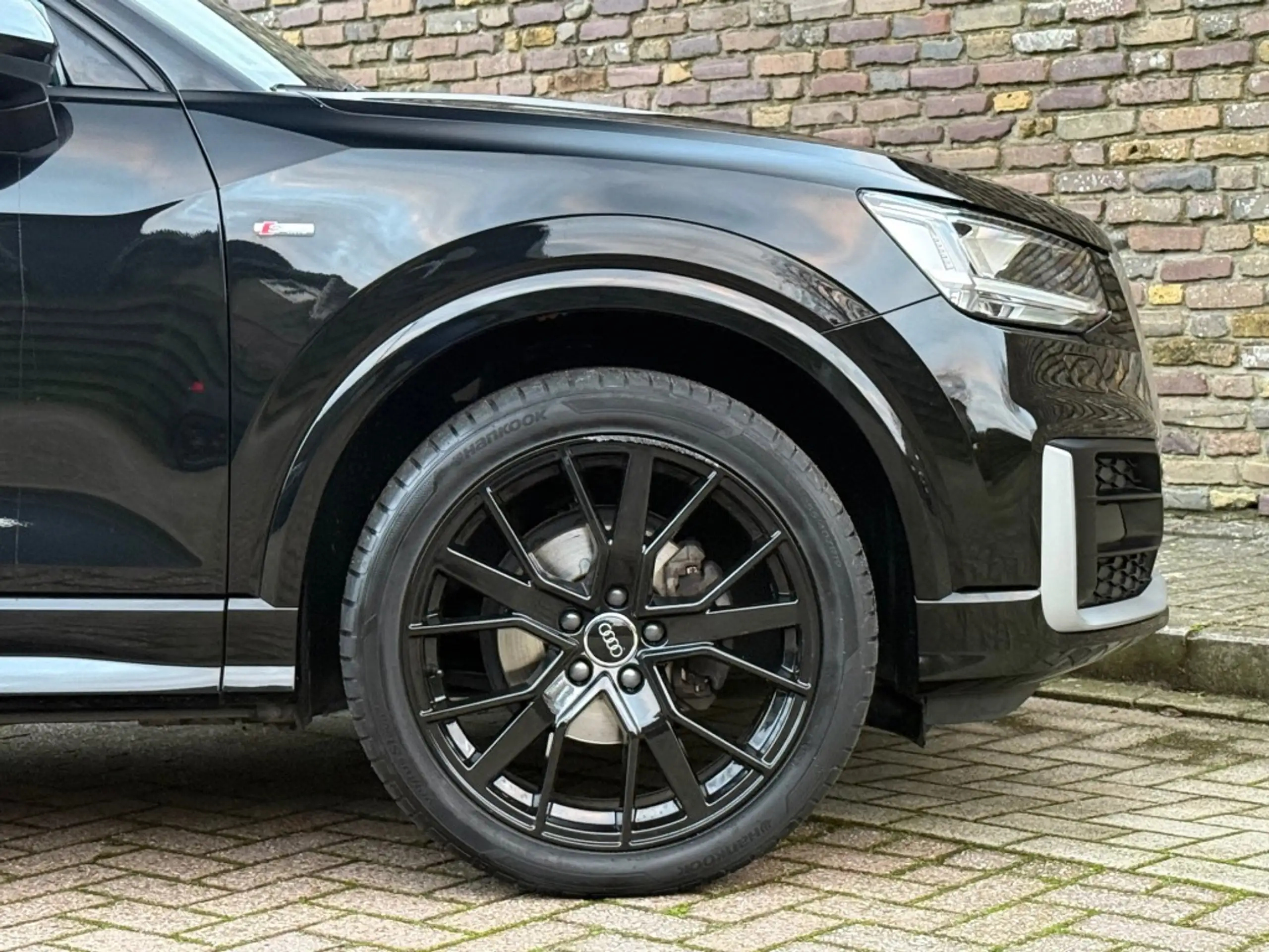 Audi - Q2