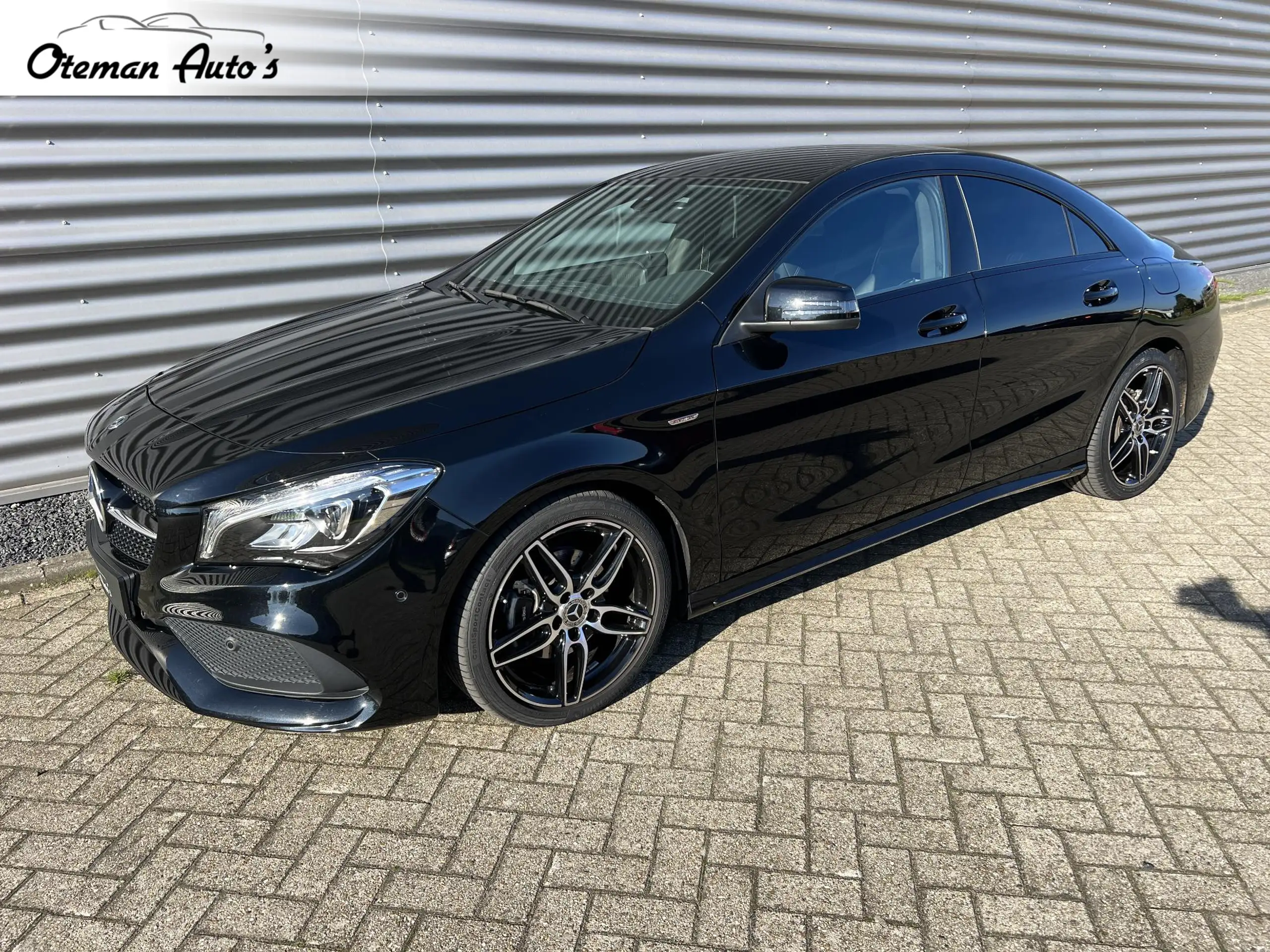 Mercedes-Benz - CLA 180