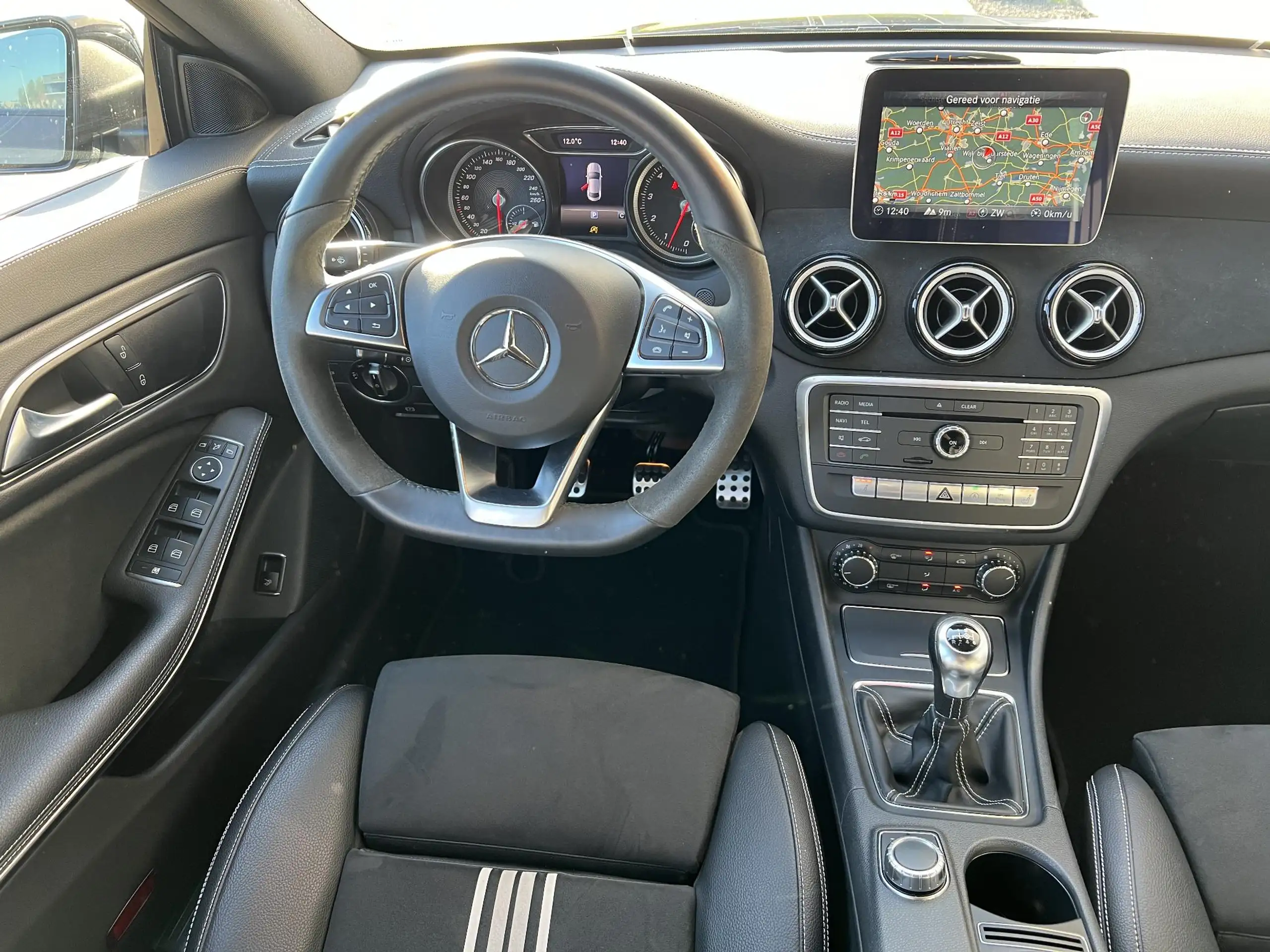 Mercedes-Benz - CLA 180