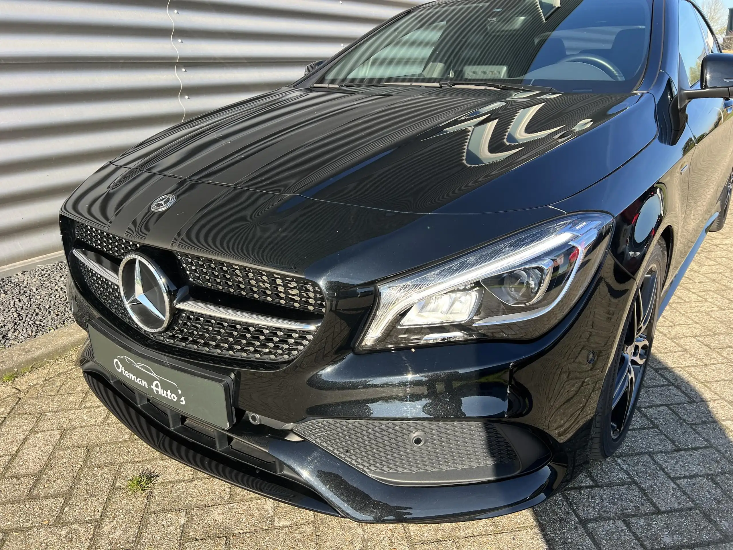 Mercedes-Benz - CLA 180