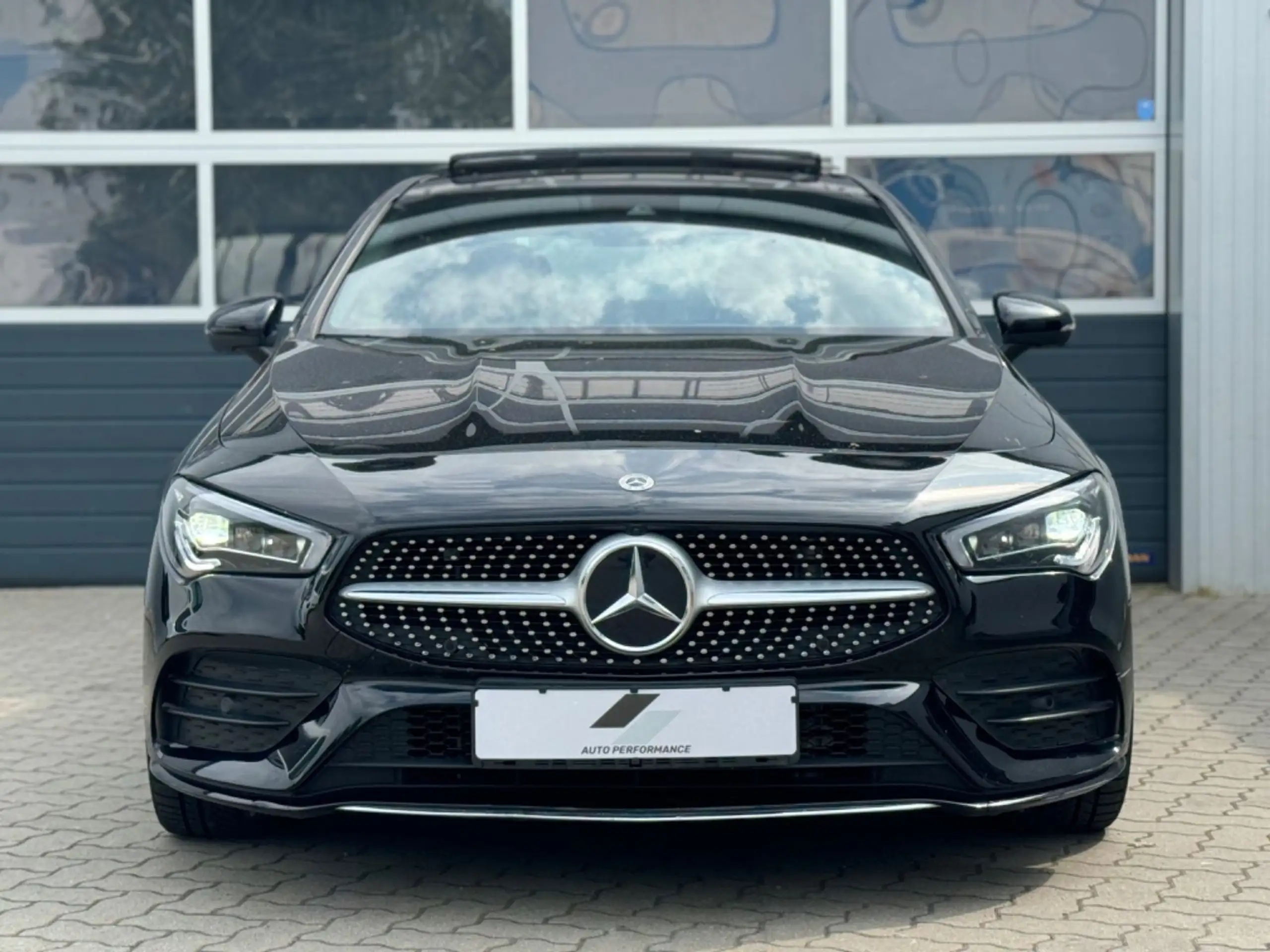 Mercedes-Benz - CLA 220