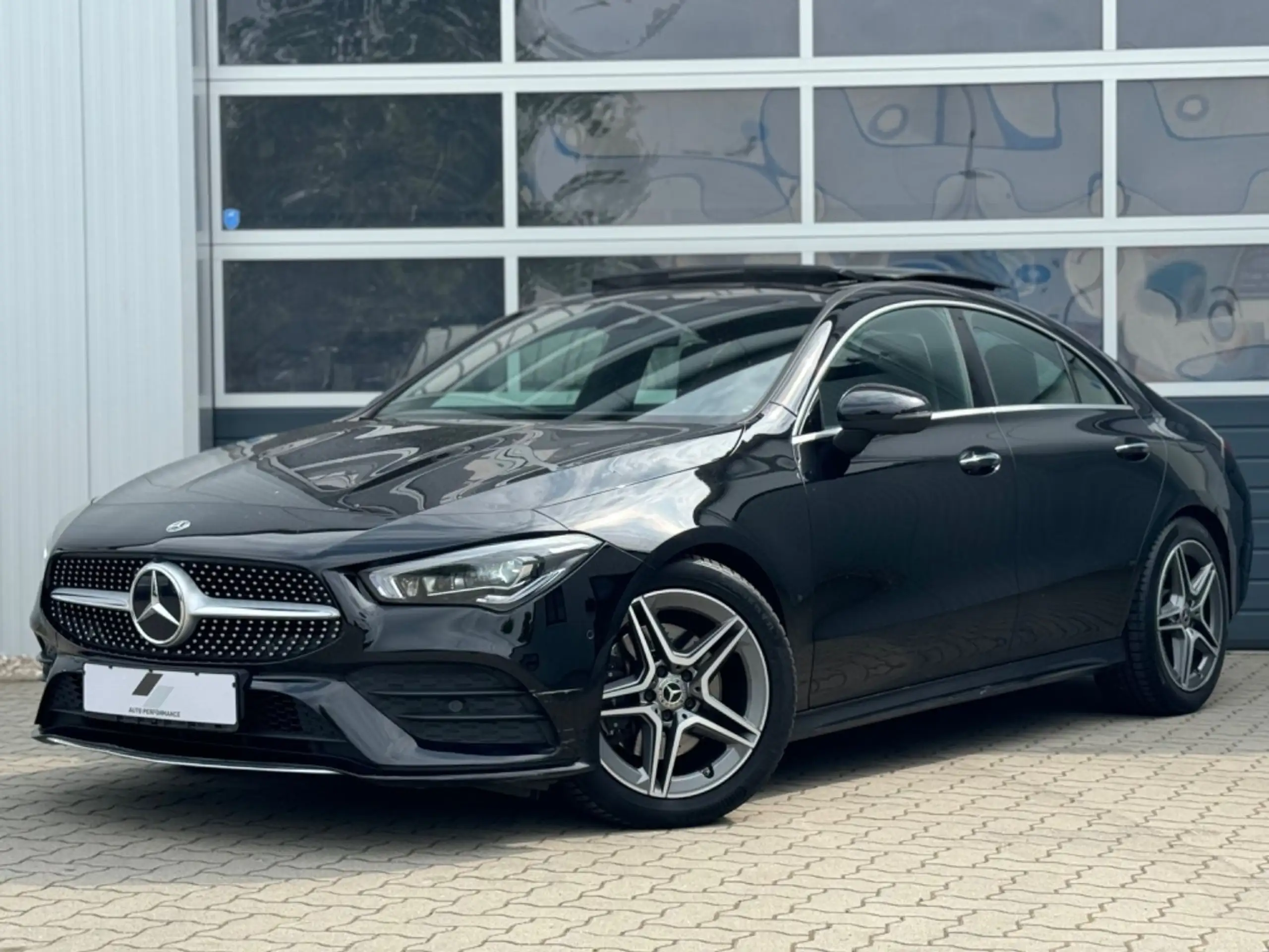 Mercedes-Benz - CLA 220