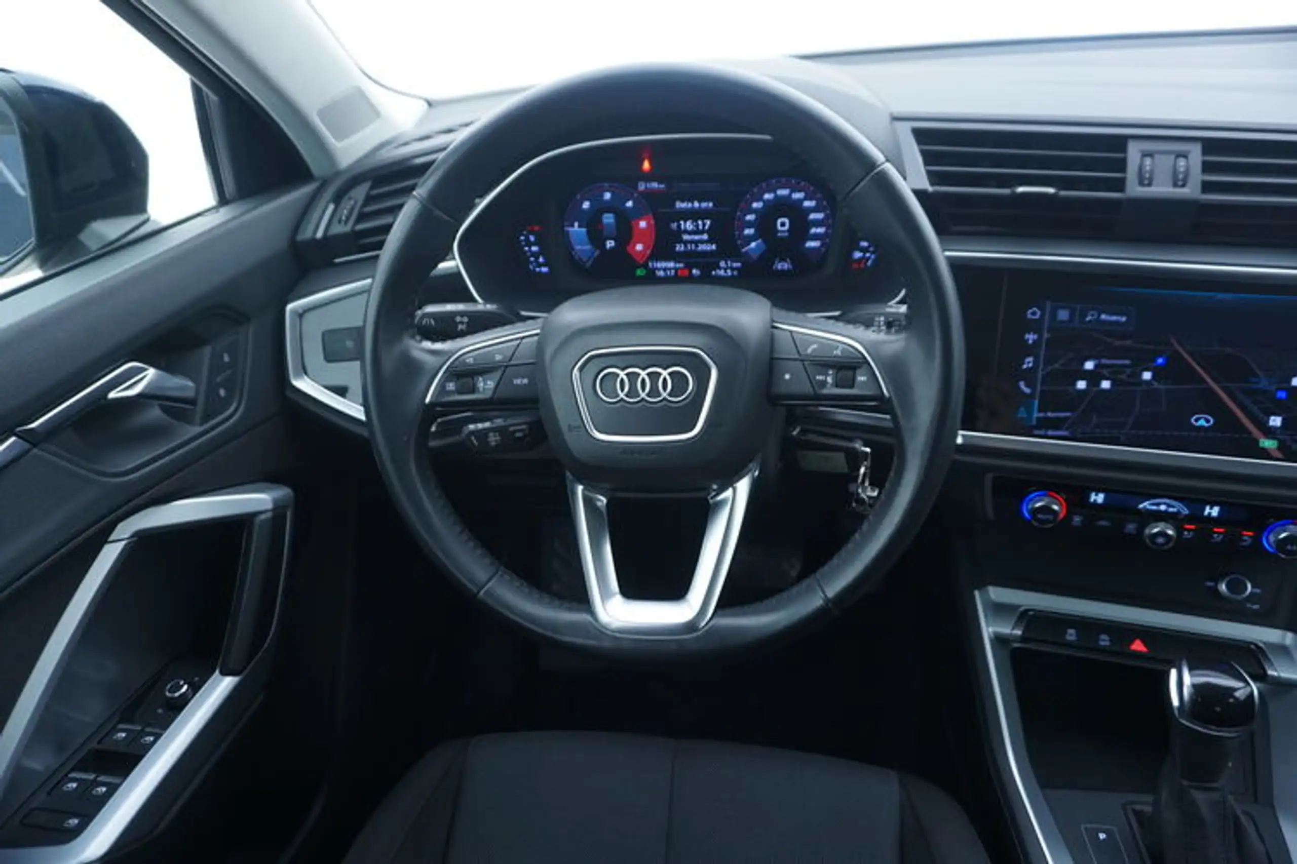 Audi - Q3