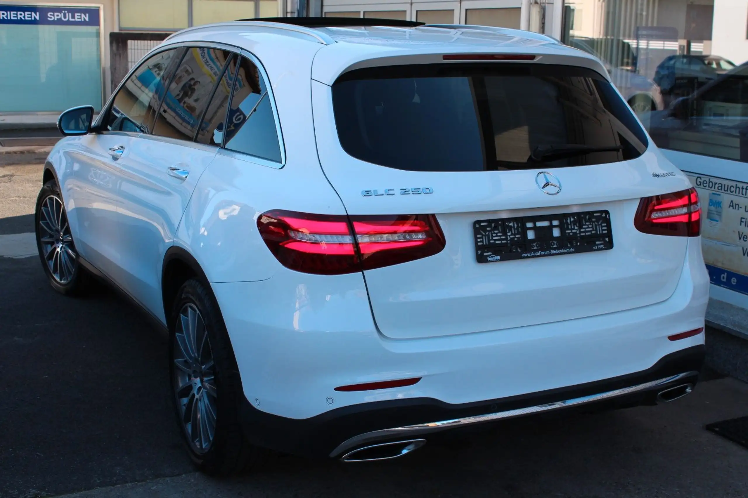 Mercedes-Benz - GLC 250