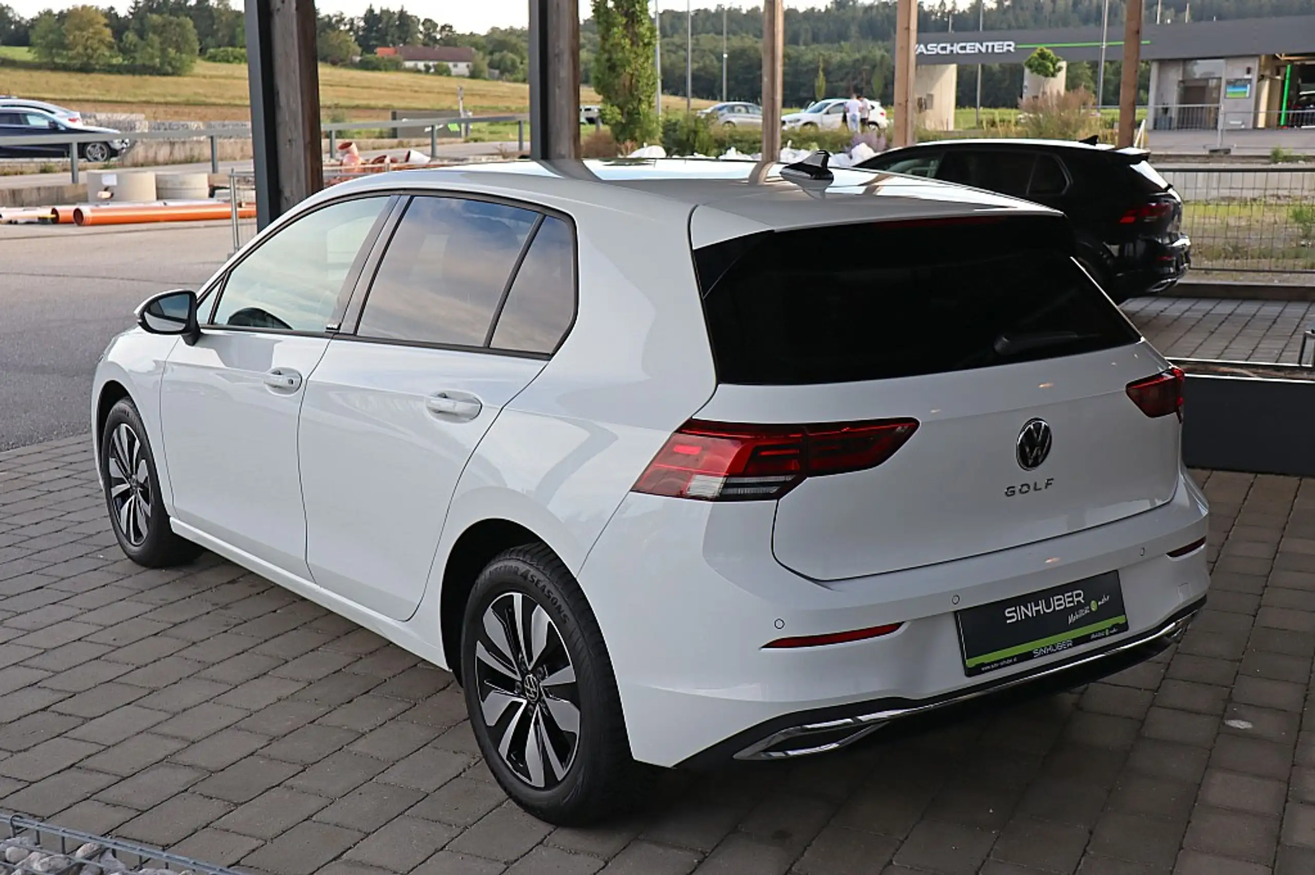 Volkswagen - Golf