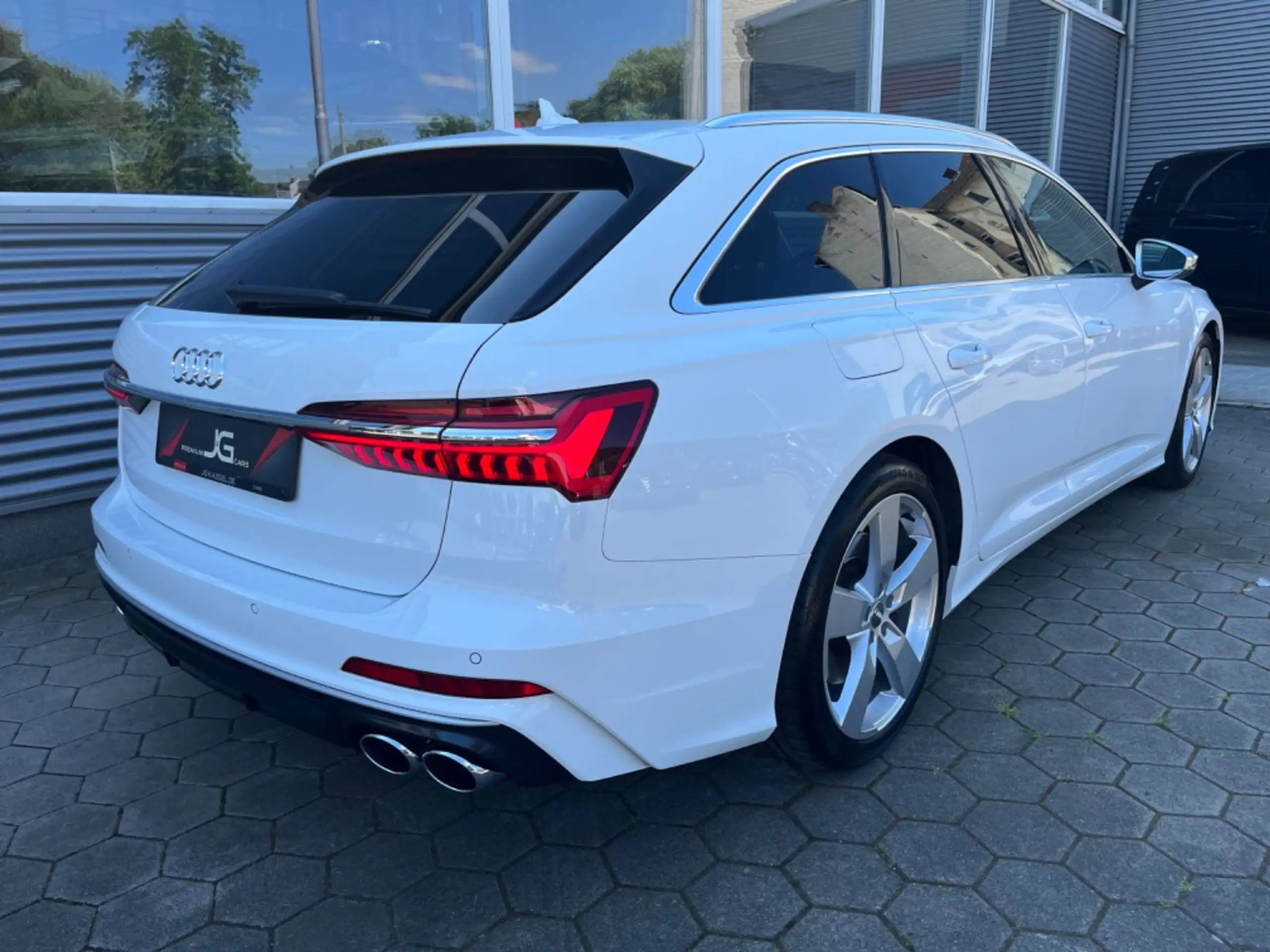 Audi - S6