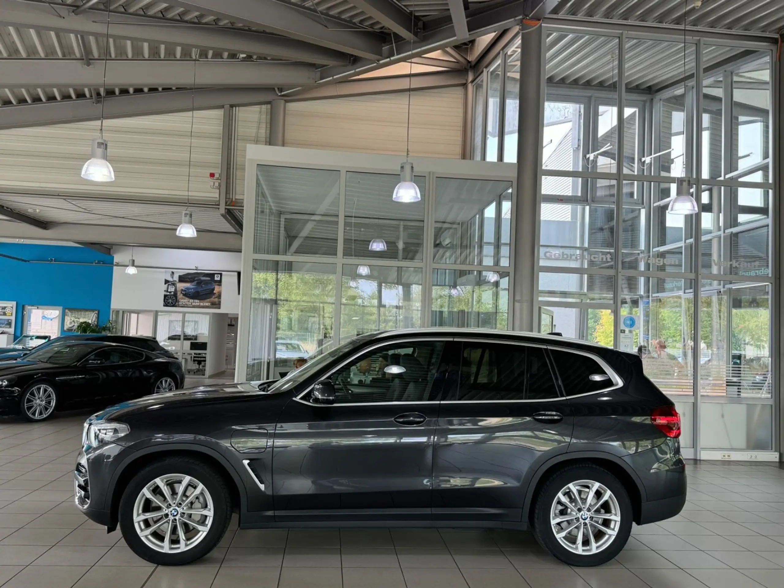 BMW - X3