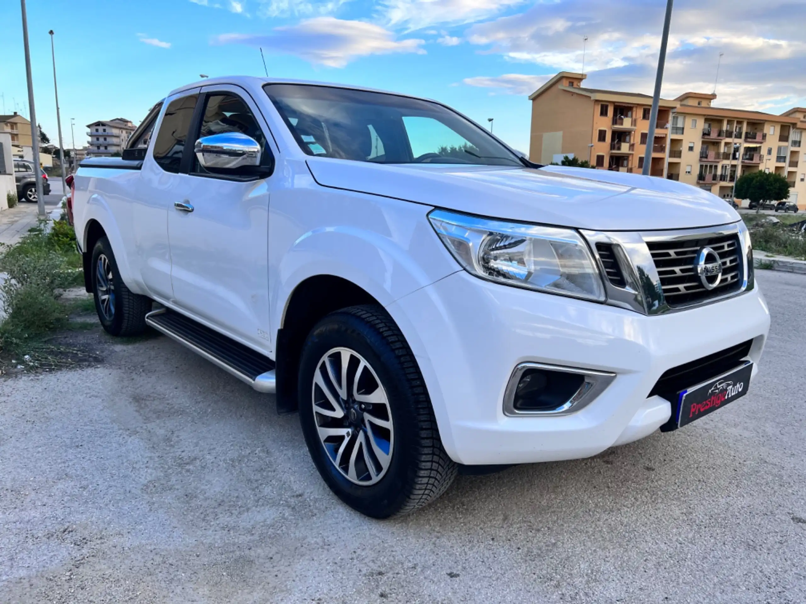 Nissan - Navara