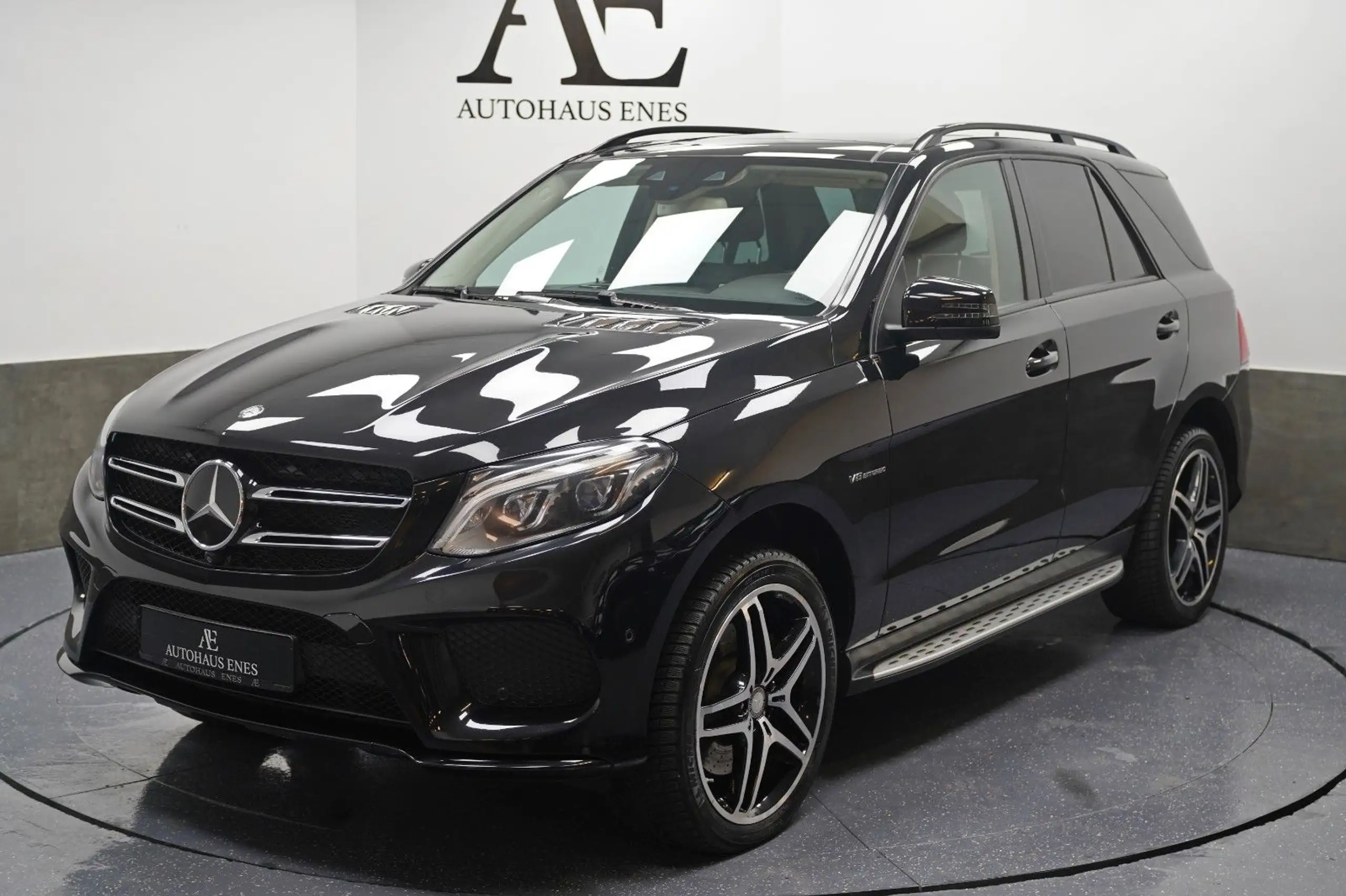 Mercedes-Benz - GLE 500