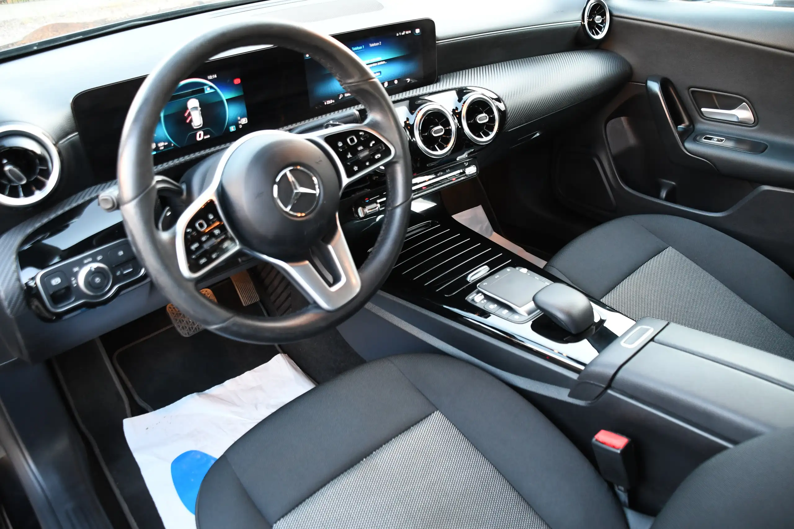 Mercedes-Benz - CLA 180