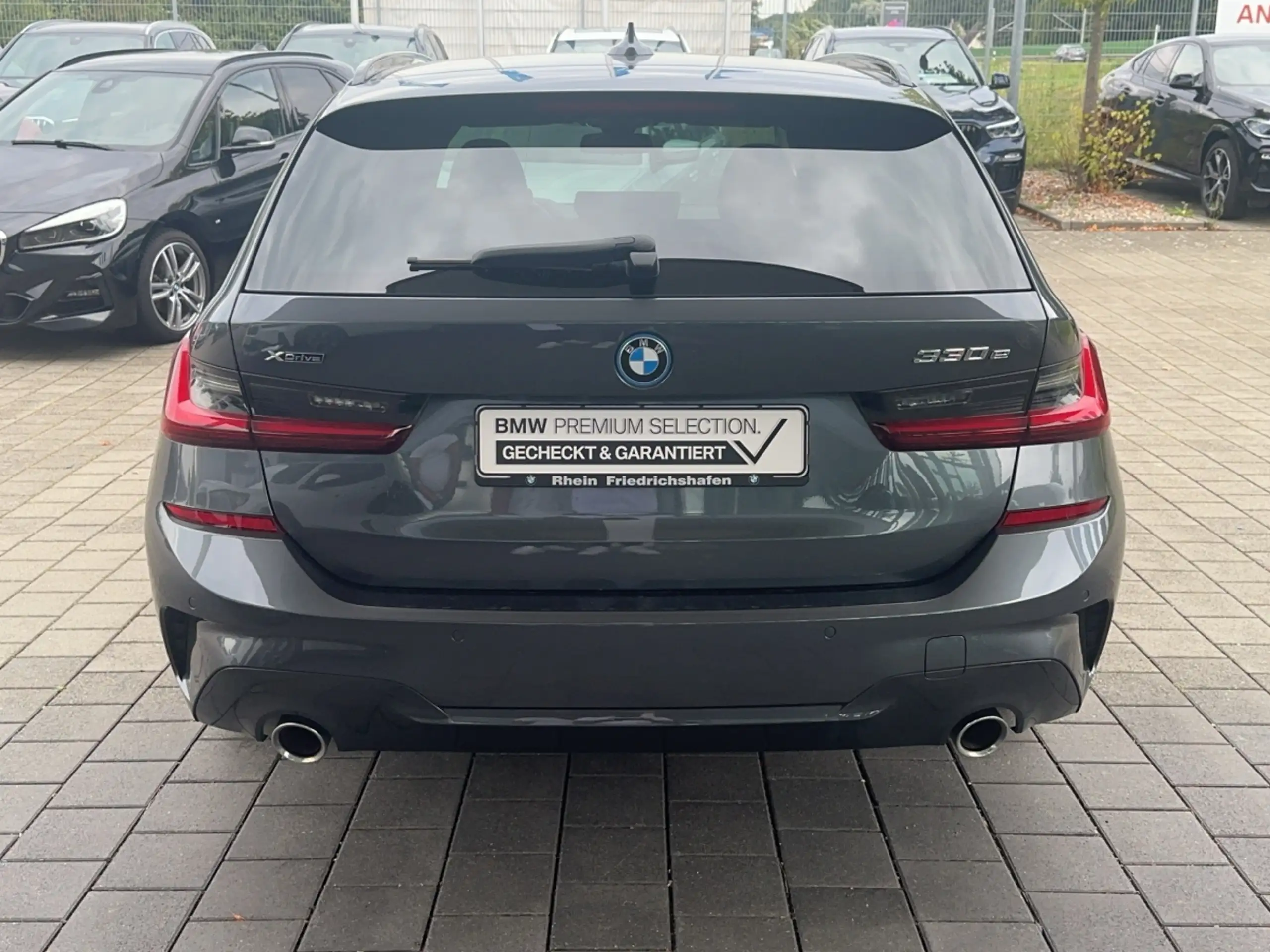 BMW - 330