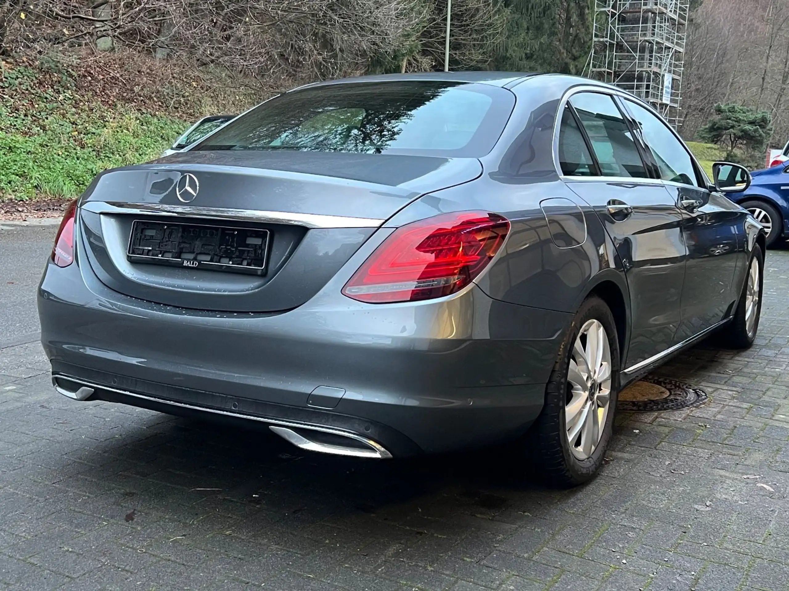 Mercedes-Benz - C 180