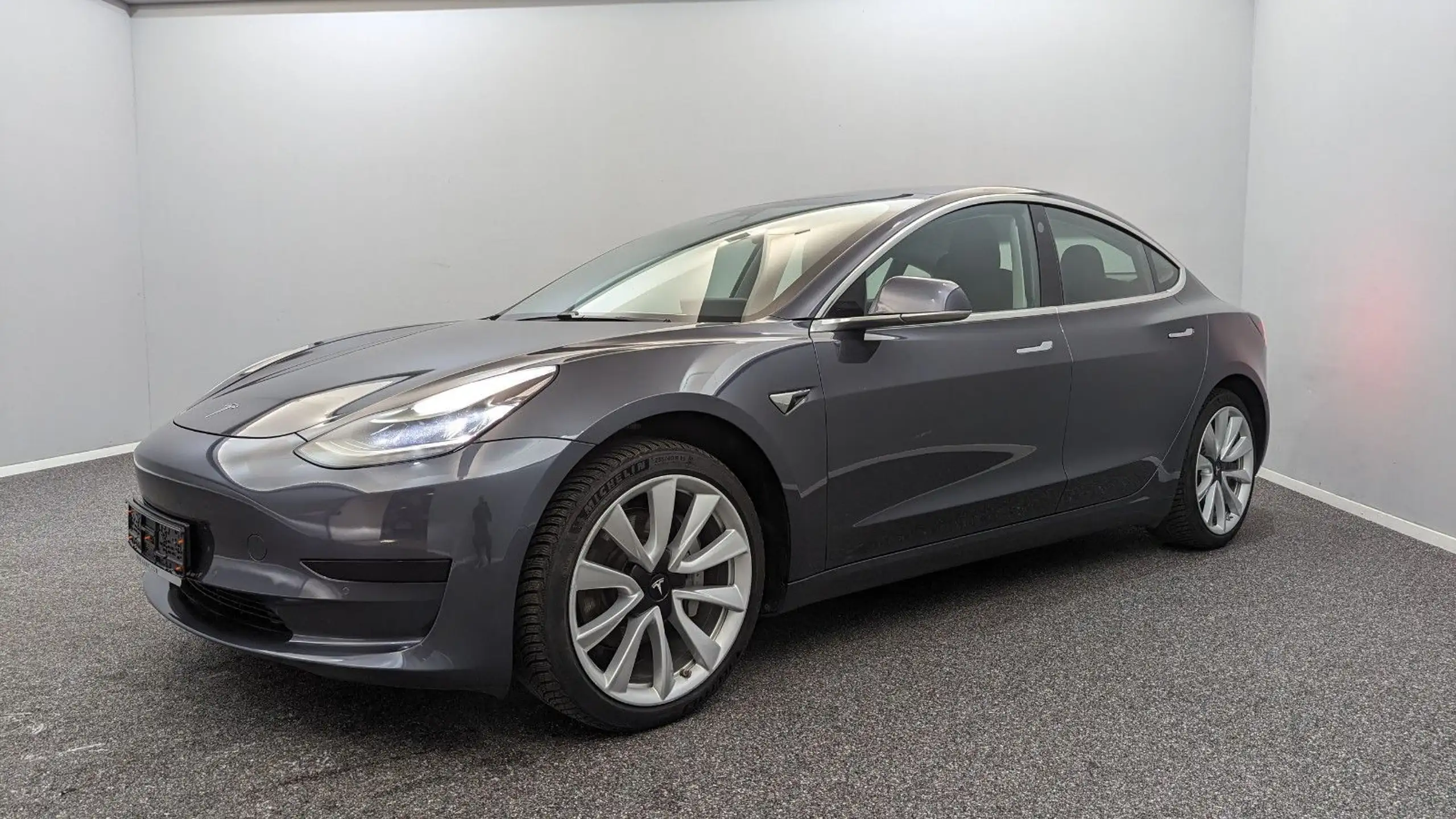 Tesla Model 3 2019