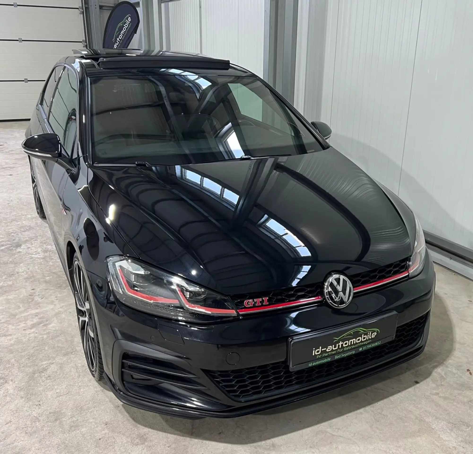 Volkswagen - Golf