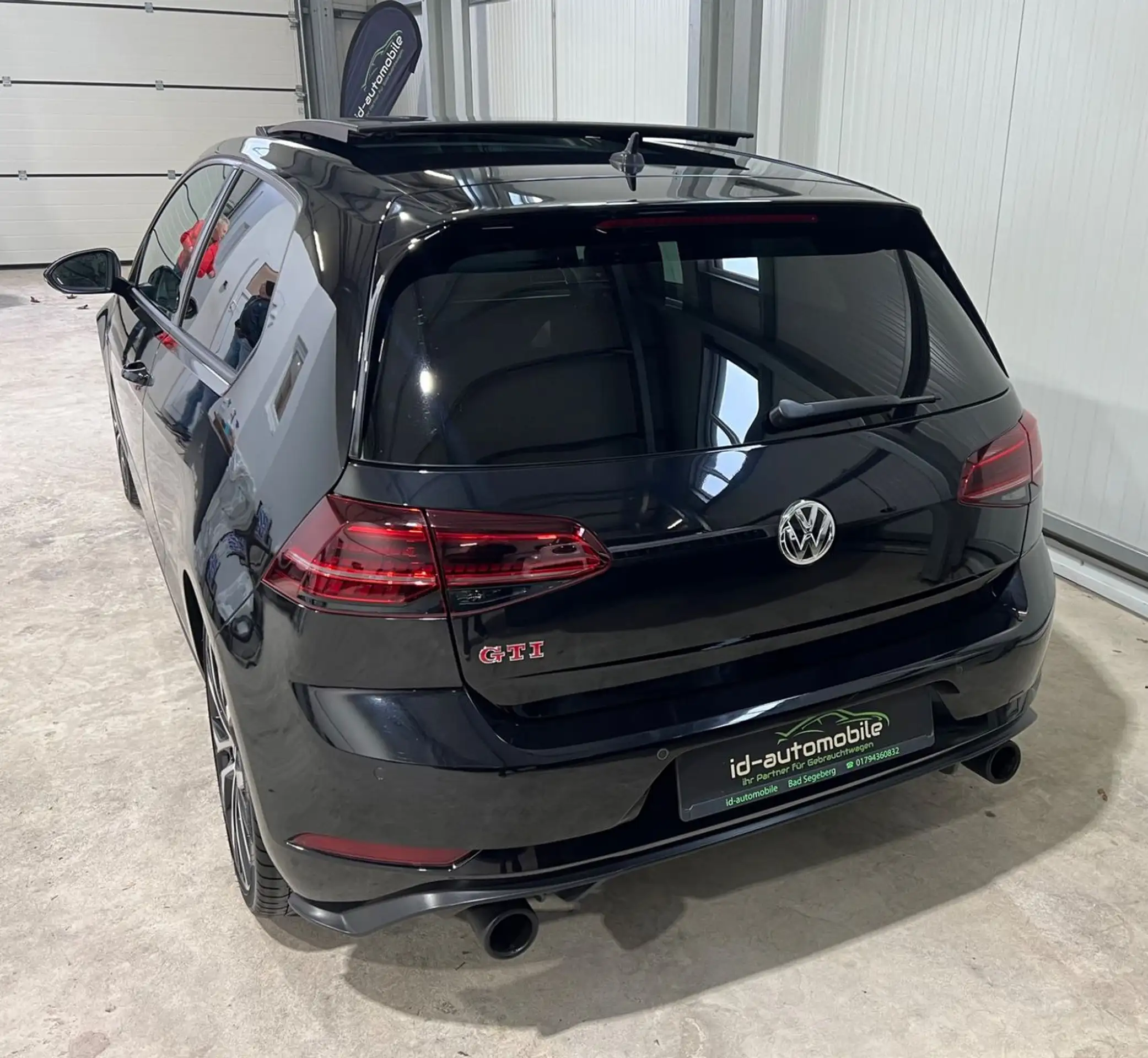 Volkswagen - Golf