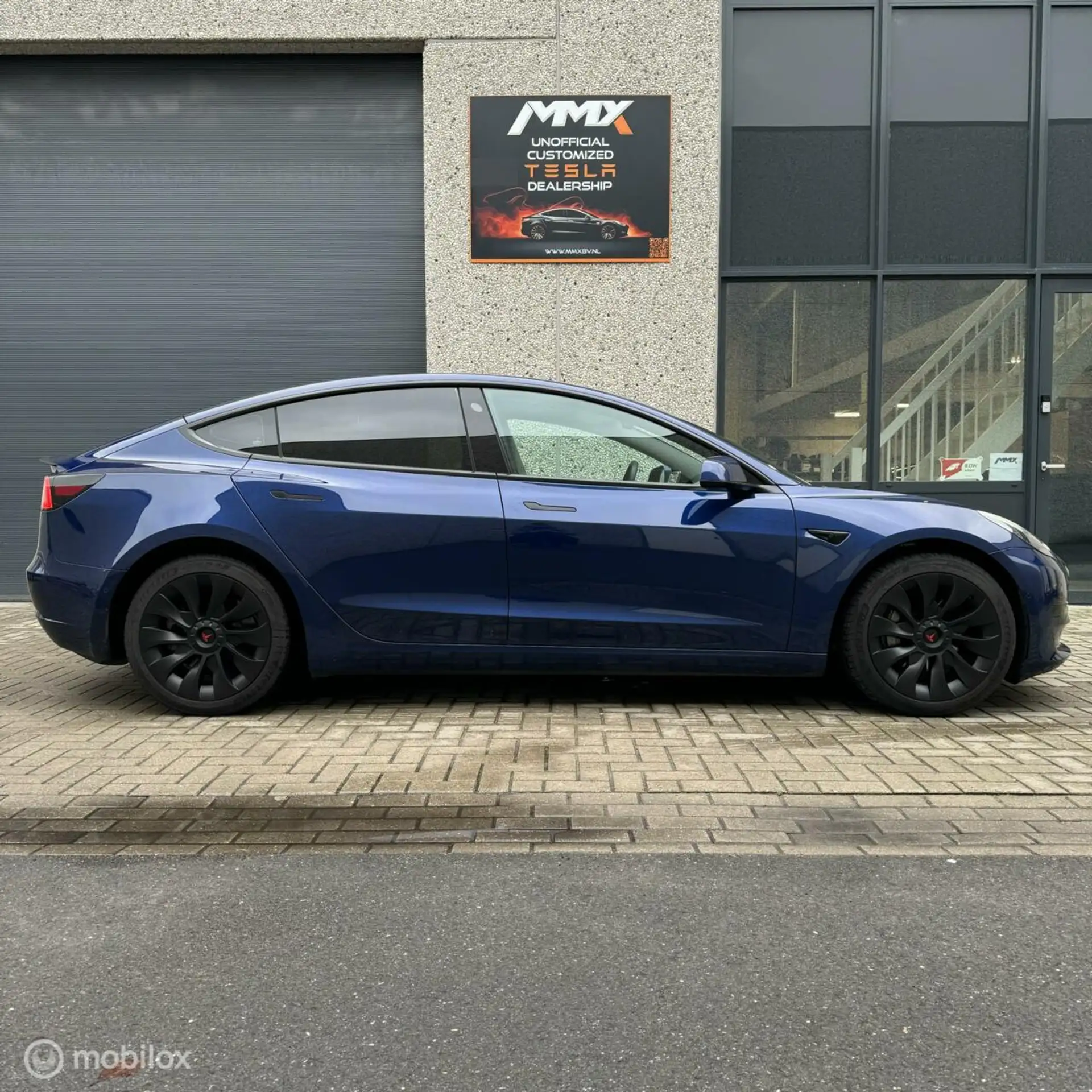 Tesla - Model 3