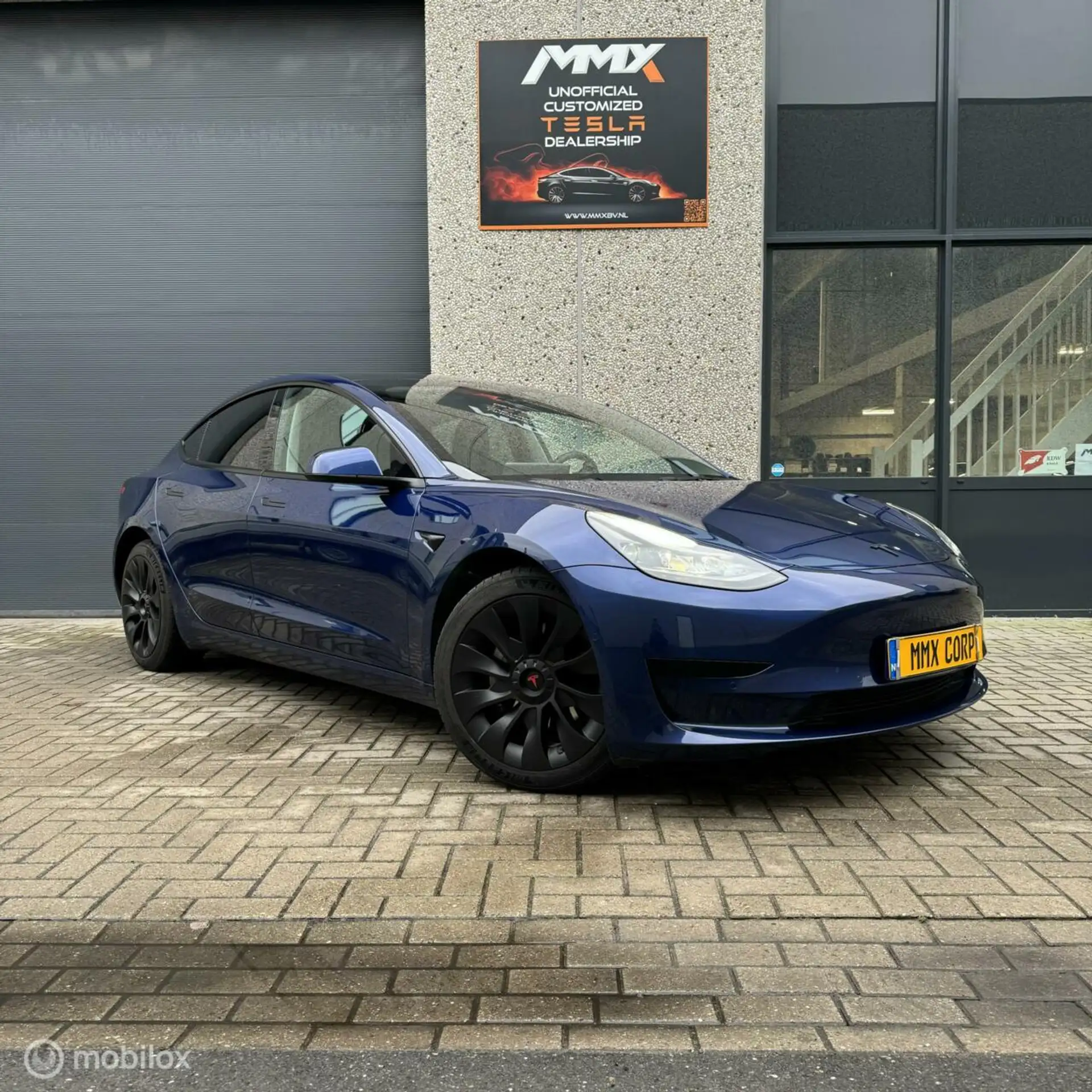 Tesla - Model 3