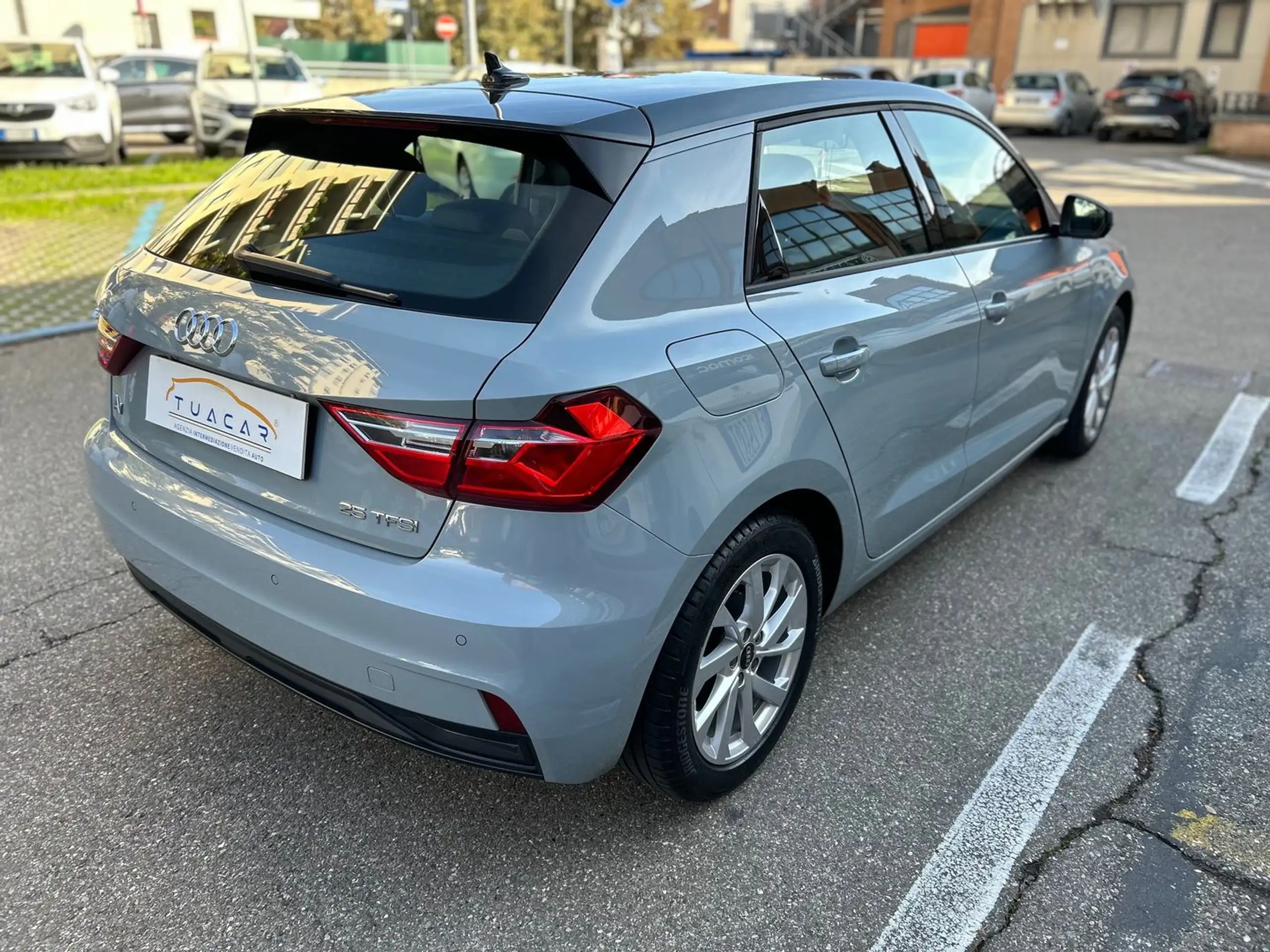 Audi - A1