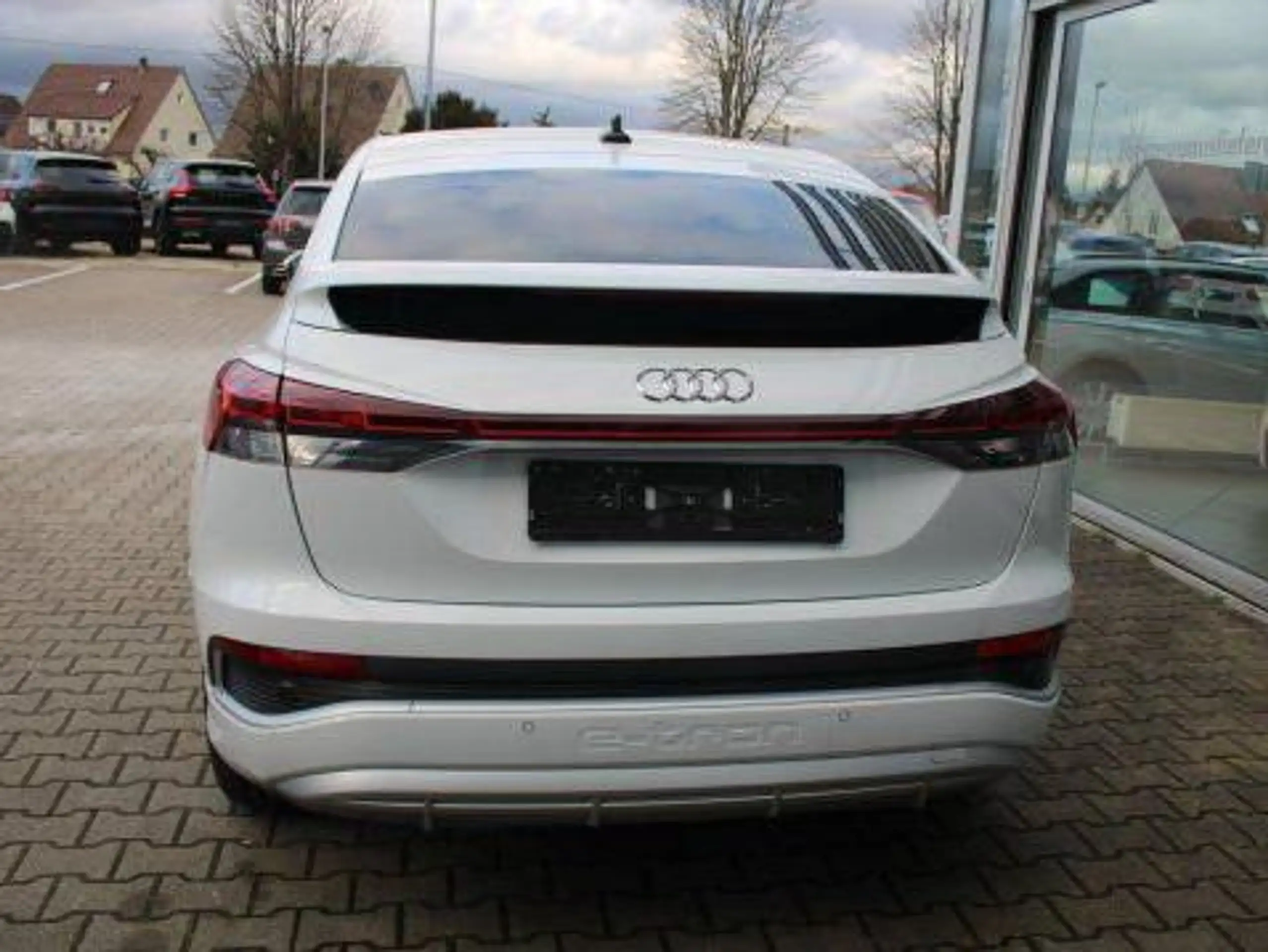 Audi - Q4 e-tron