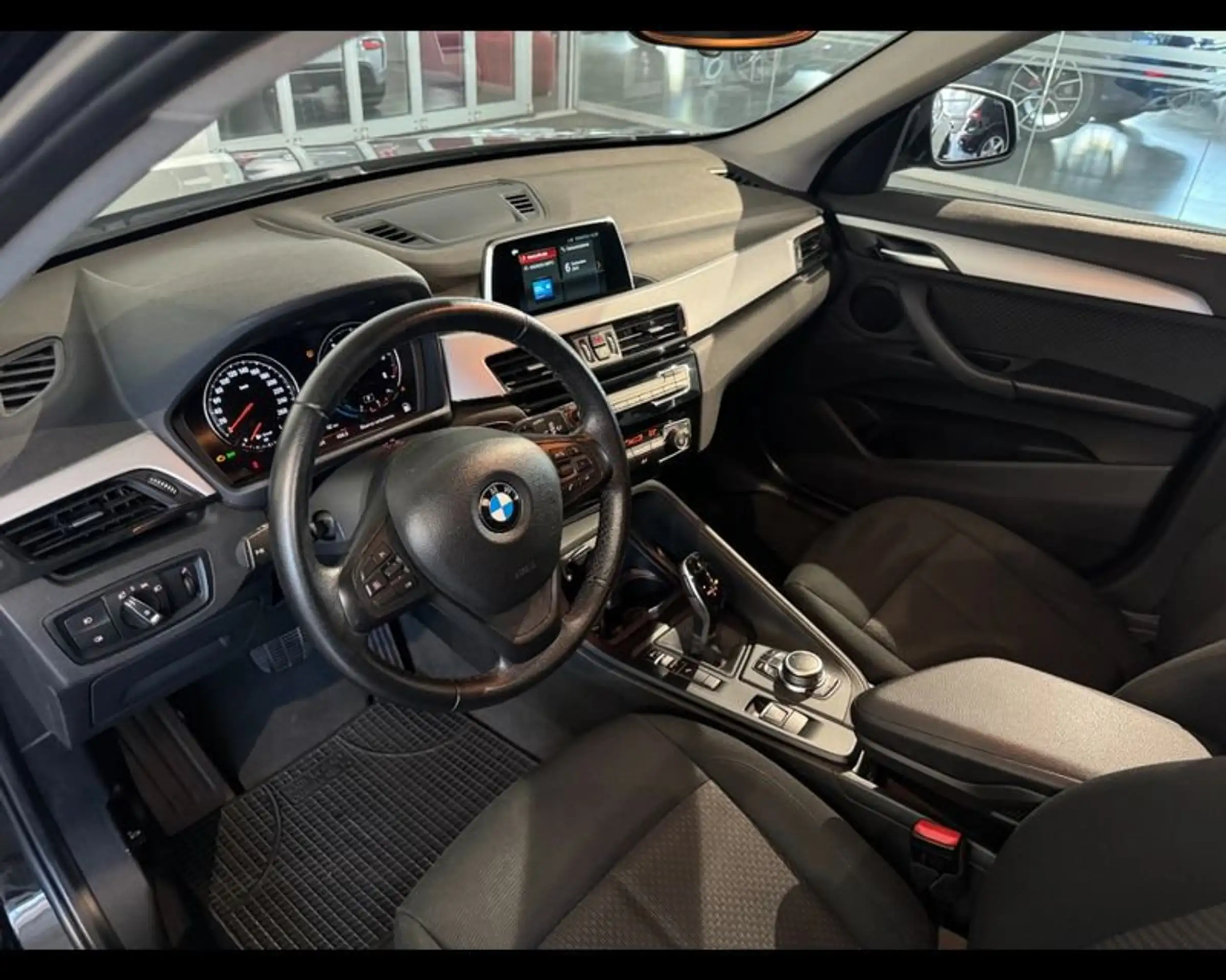 BMW - X1