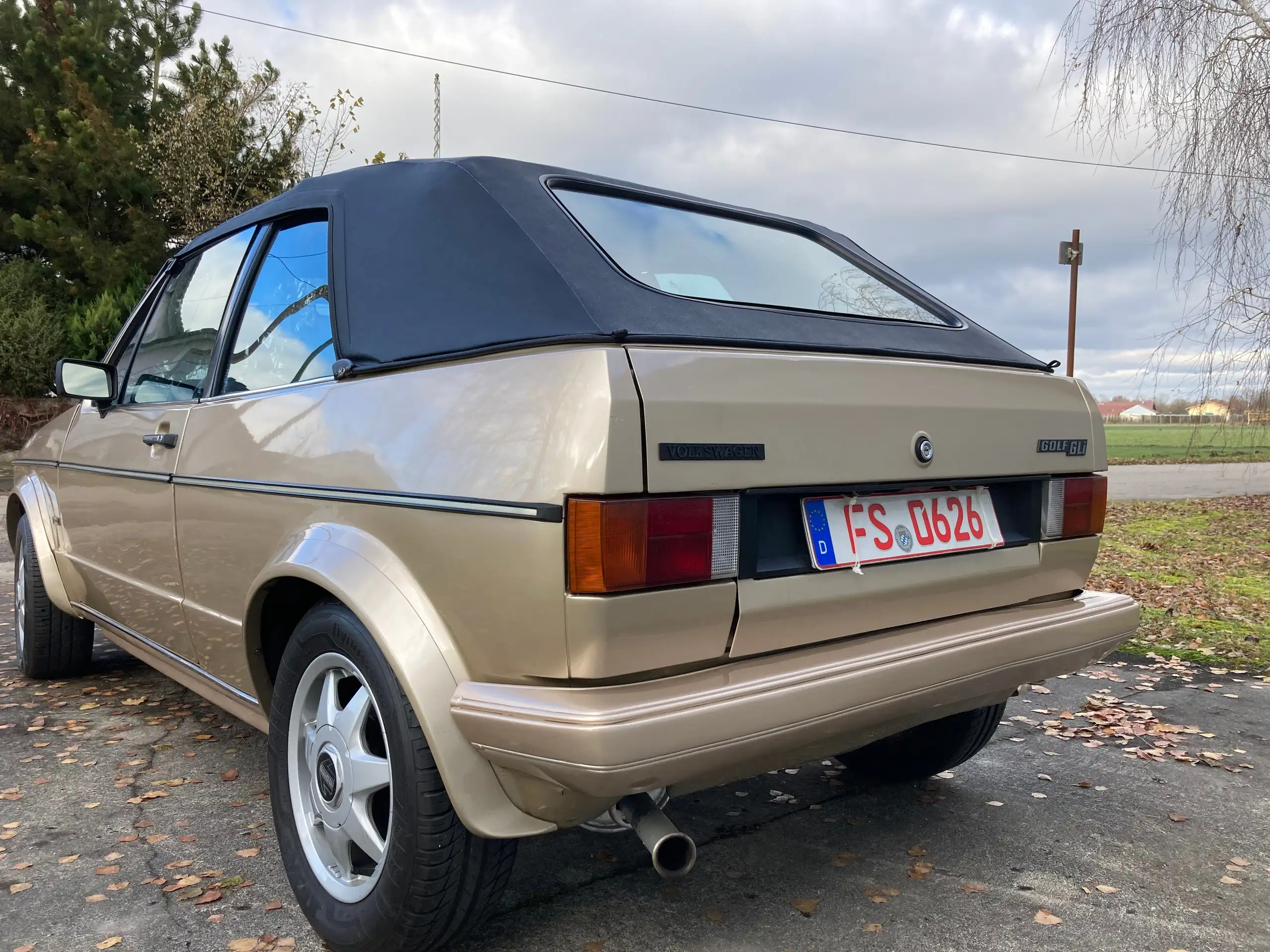 Volkswagen - Golf Cabriolet